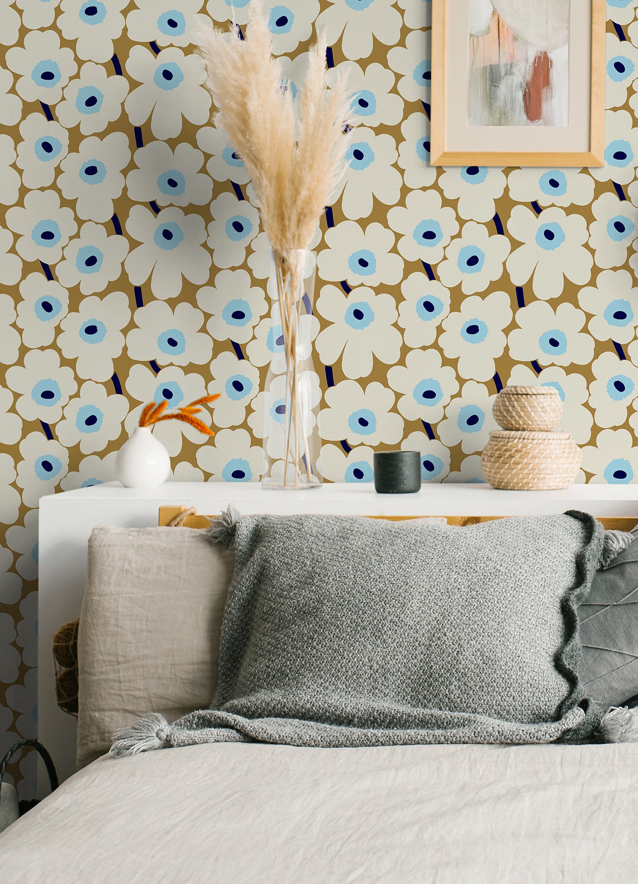 Pieni Unikko P&S Wallpaper in a room setting