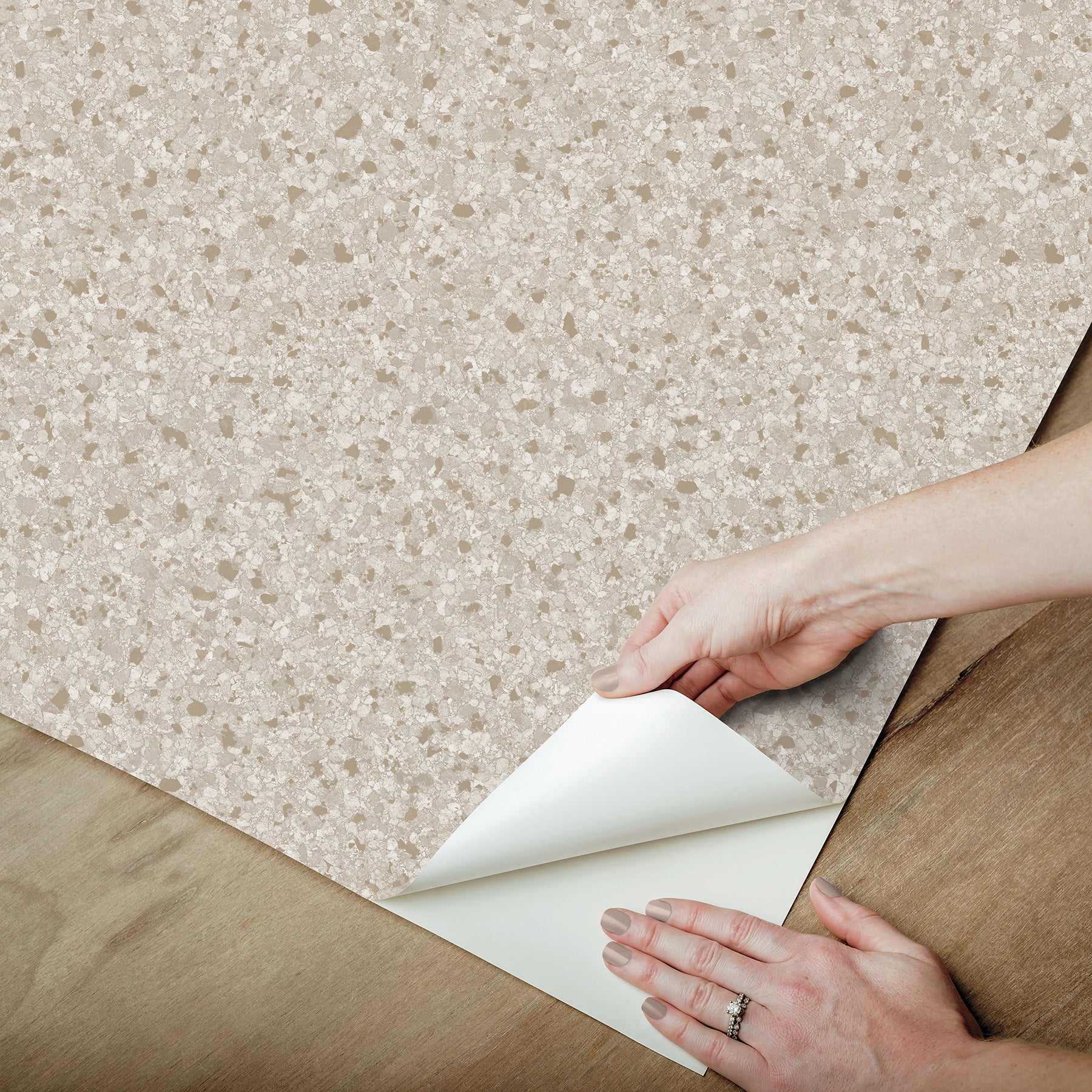 Monumental P&S Wallpaper - how to peel