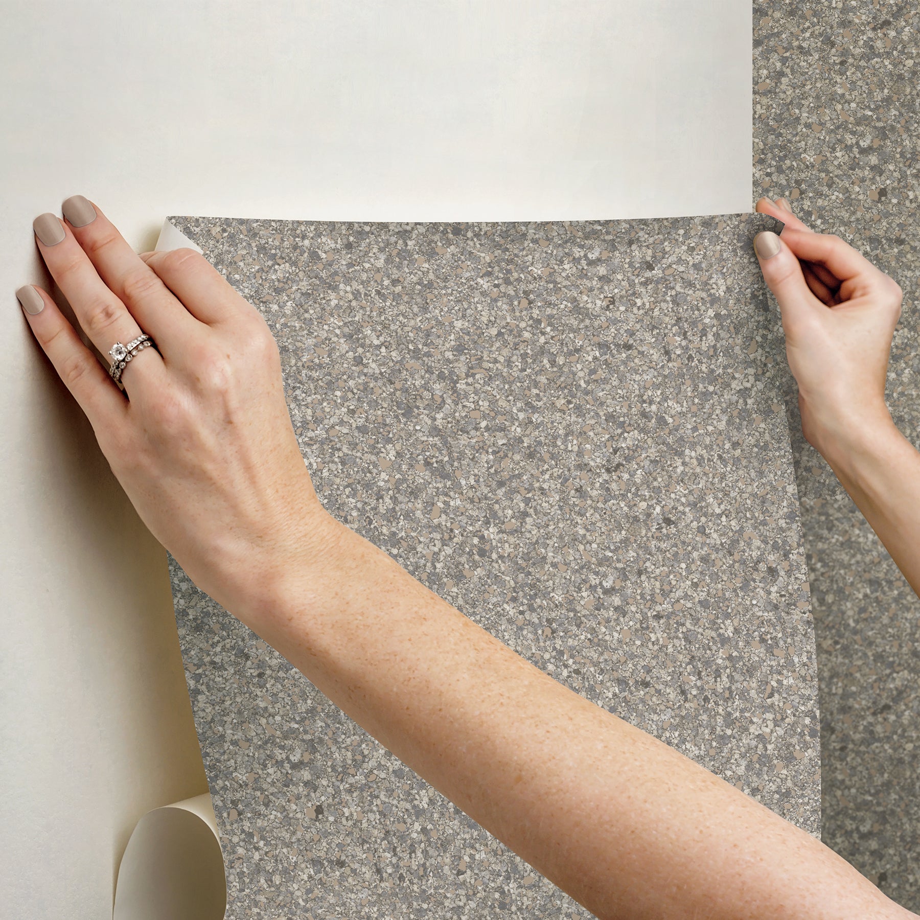 Monumental P&S Wallpaper - how to stick