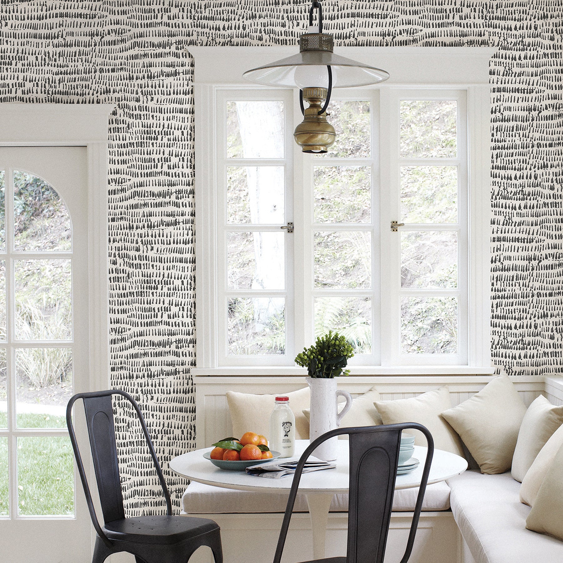 Kylver P&S Wallpaper in a room setting