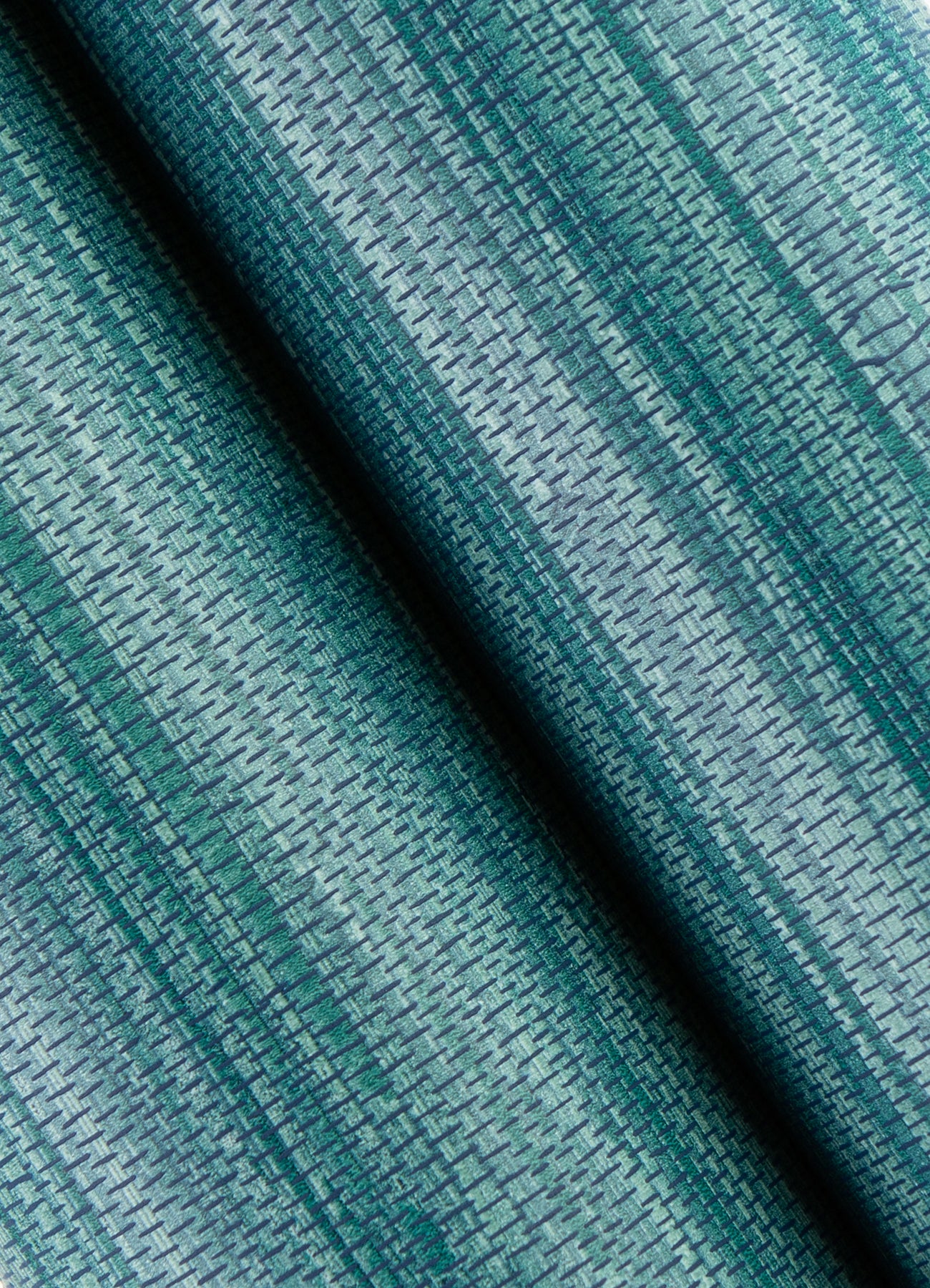 Grassweave P&S Wallpaper pattern close-up