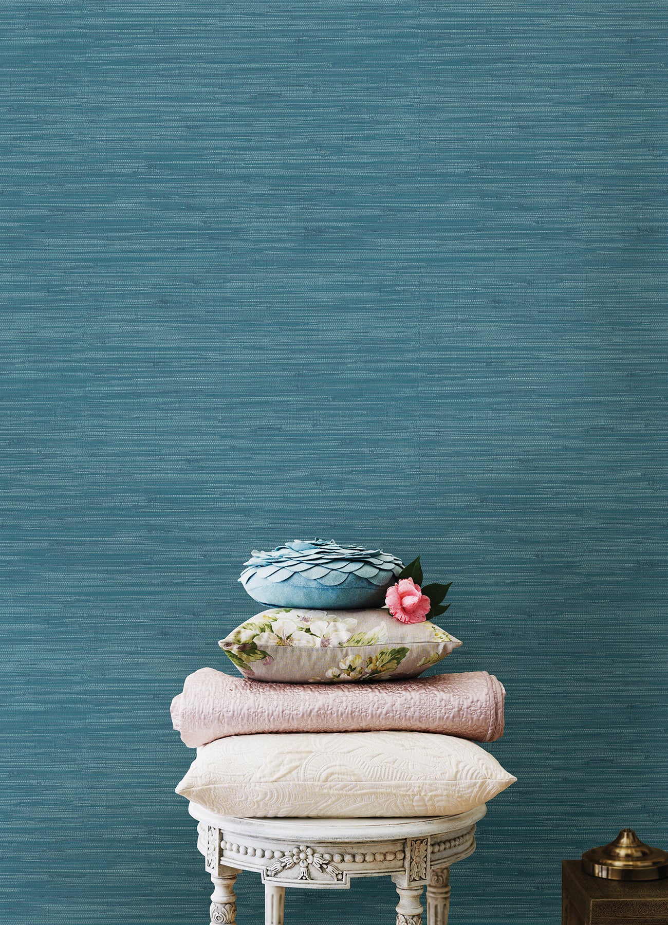 Grassweave P&S Wallpaper in a room setting