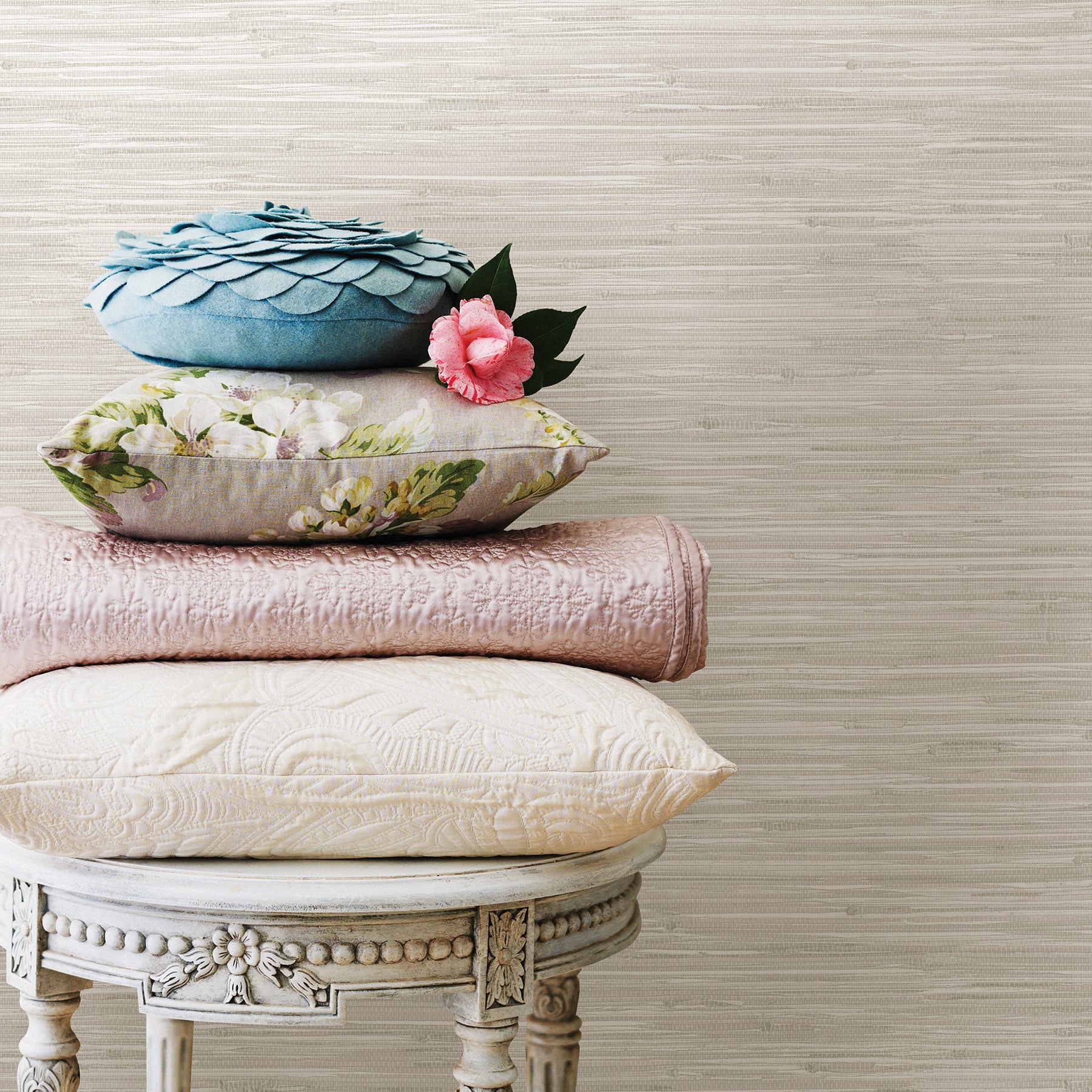 Grassweave P&S Wallpaper in a room setting