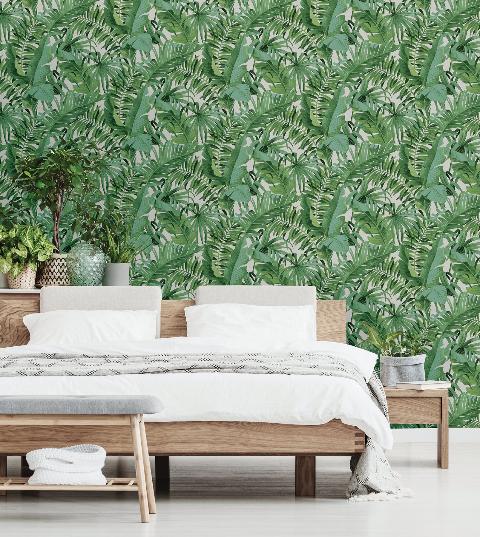 Maui P&S Wallpaper in a room setting