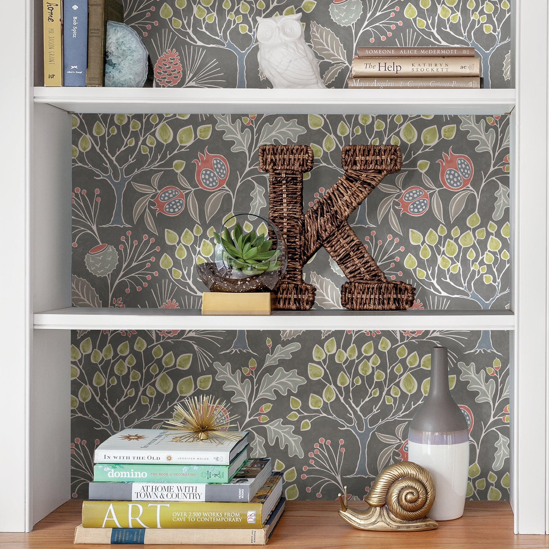 Groovy Garden P&S Wallpaper in a room setting