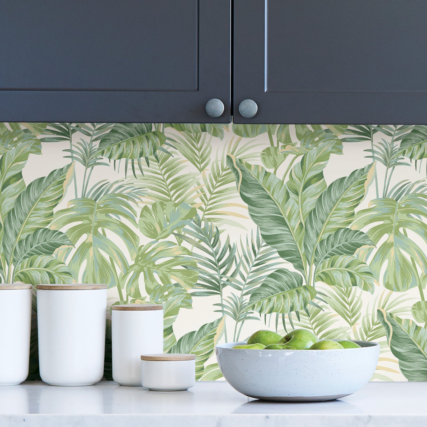 Madagascar P&S Wallpaper in a room setting