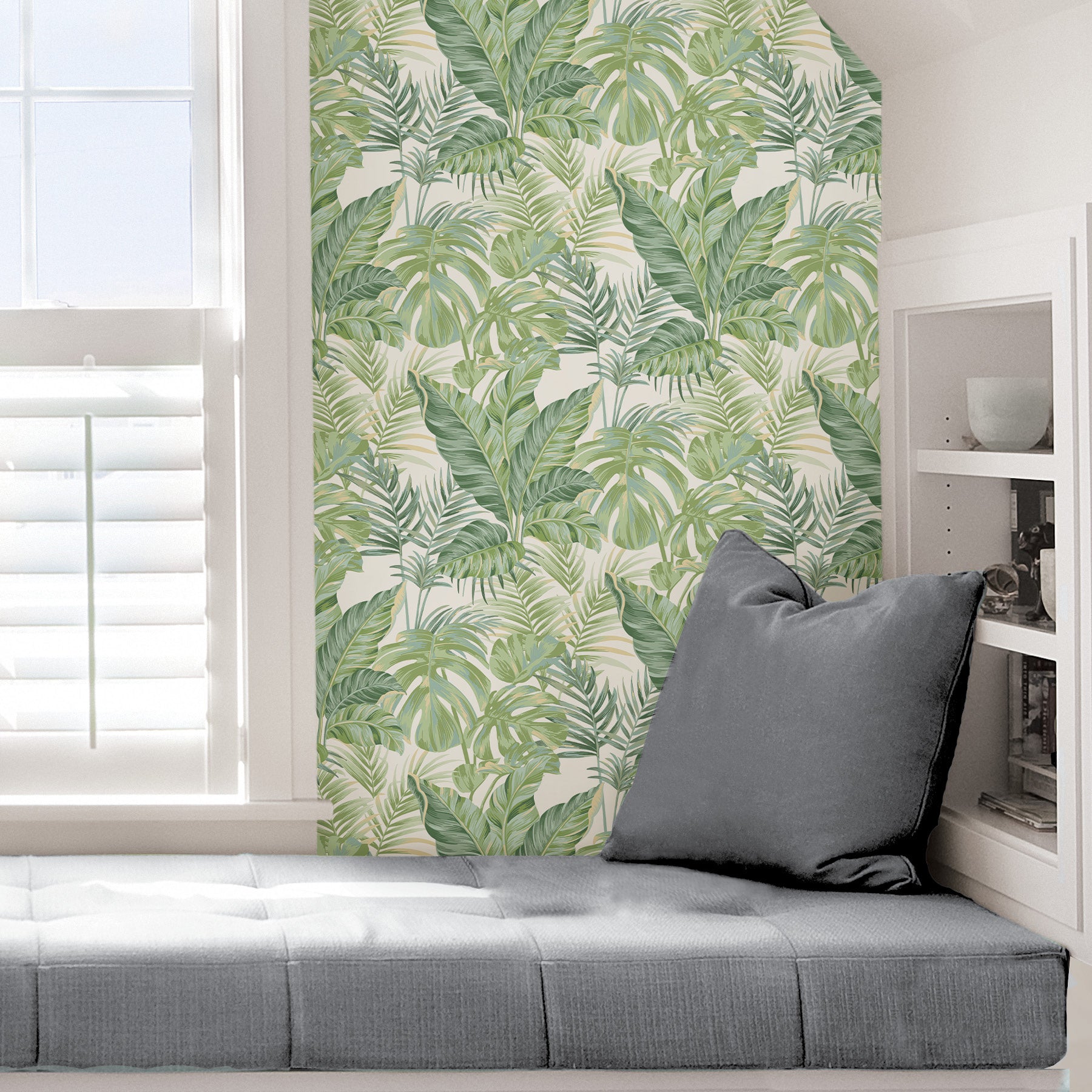 Madagascar P&S Wallpaper in a room setting