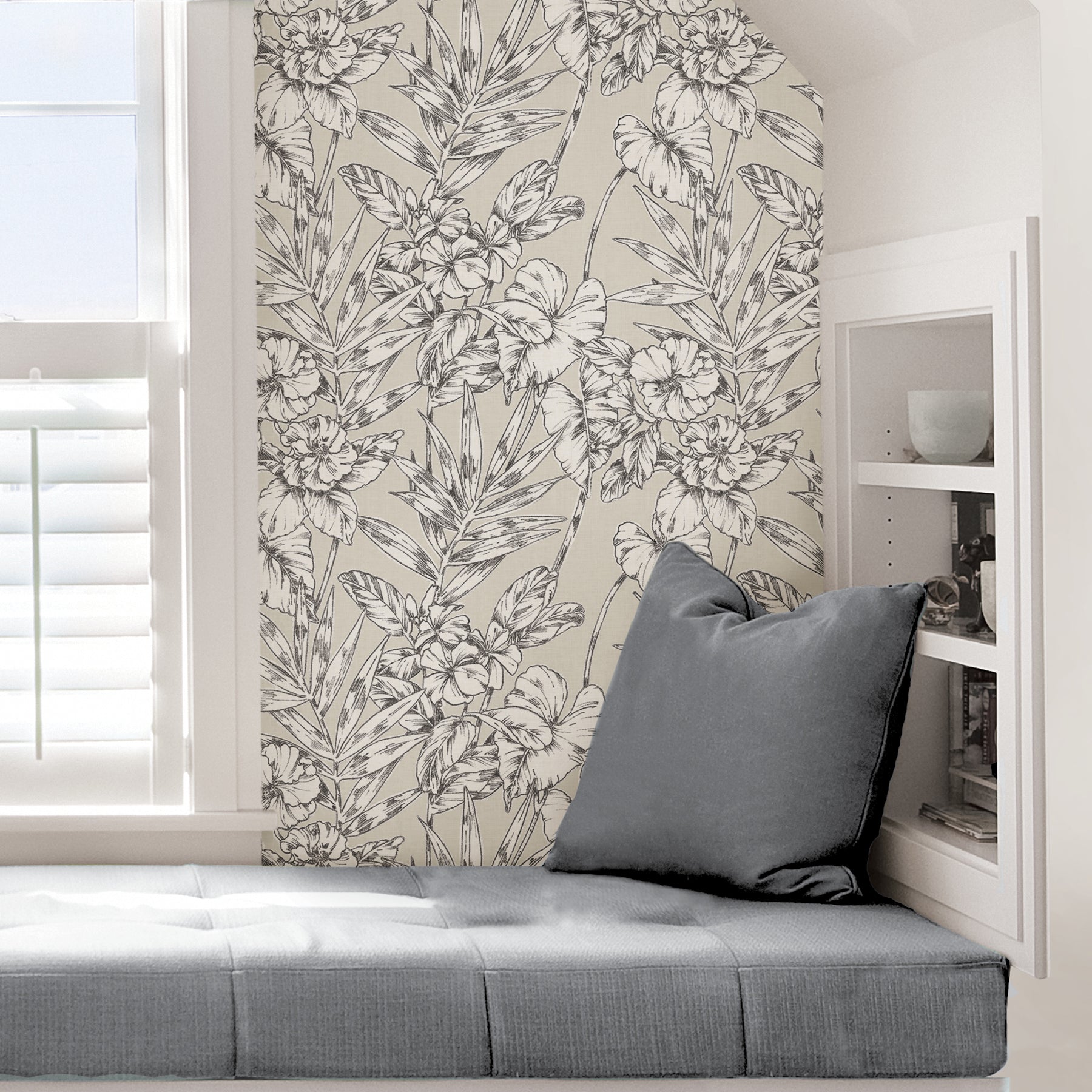 Cayman P&S Wallpaper in a room setting