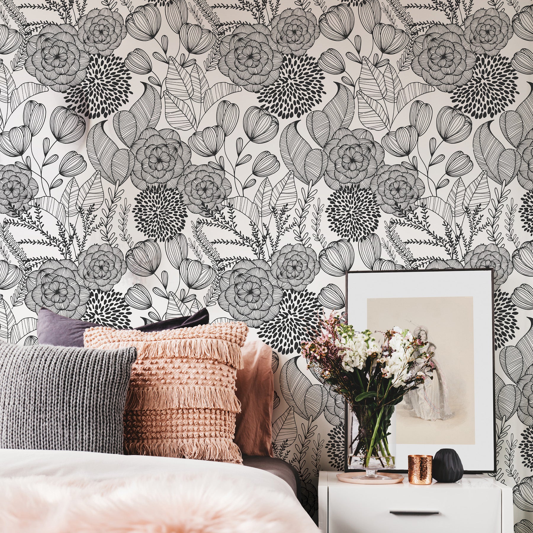 Secret Garden P&S Wallpaper in a room setting