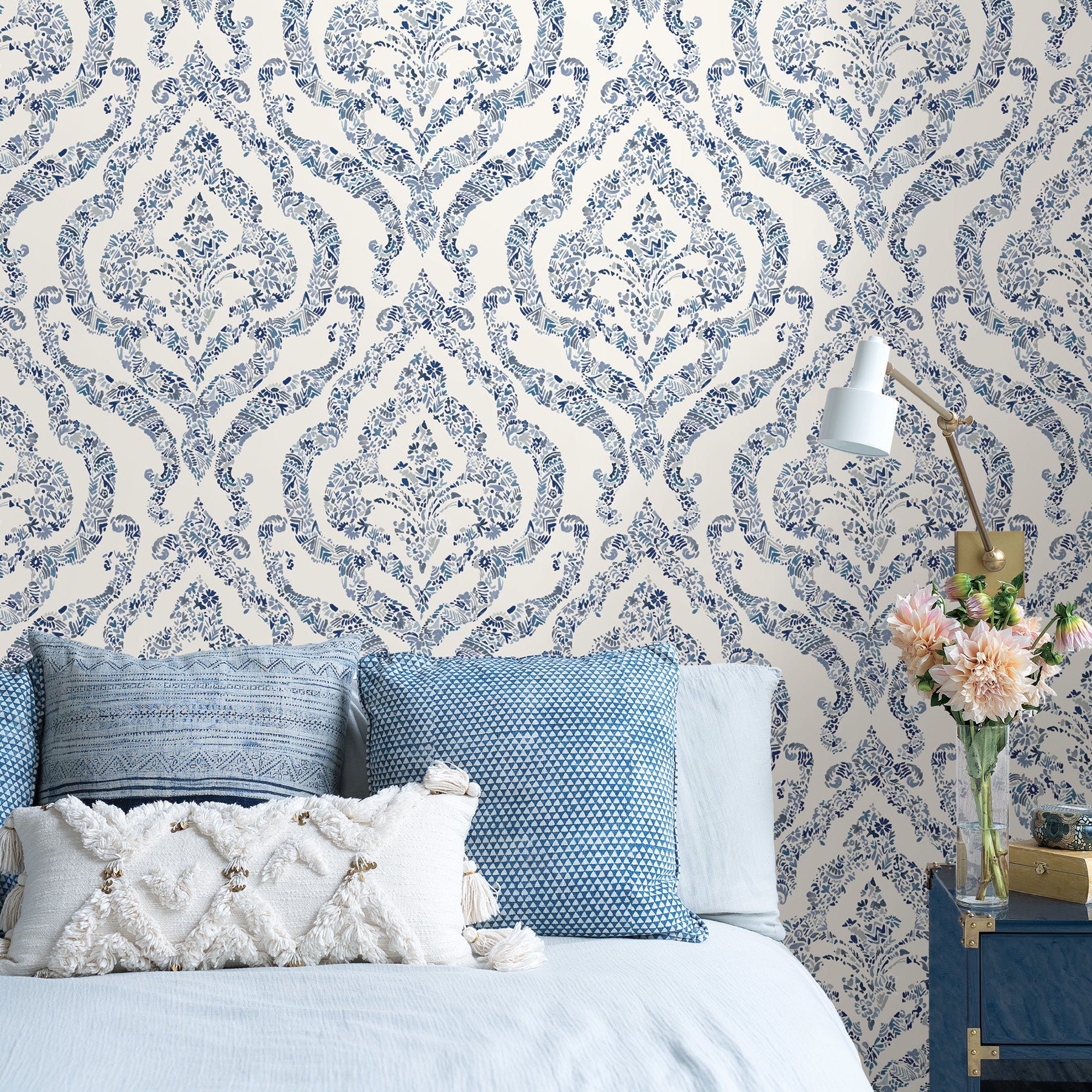 Guildford P&S Wallpaper in a room setting