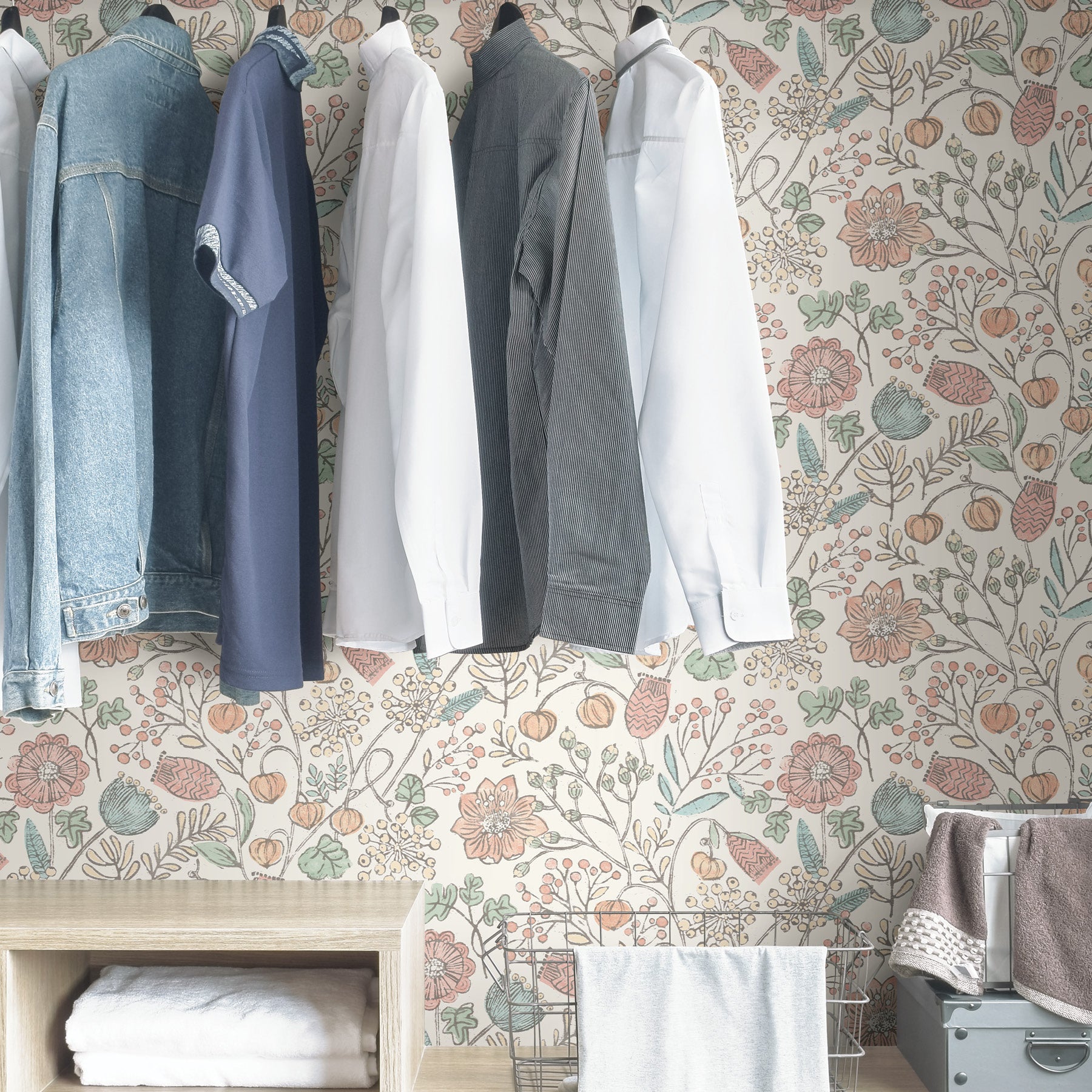 Southern Trail P&S Wallpaper in a room setting