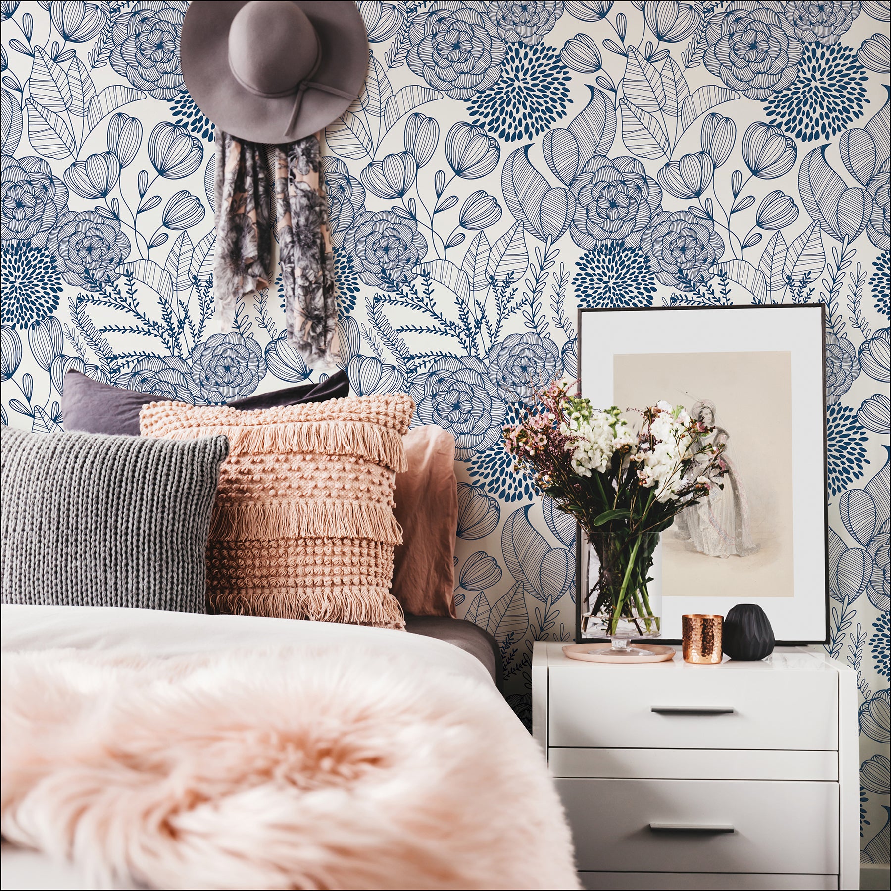 Secret Garden P&S Wallpaper in a room setting