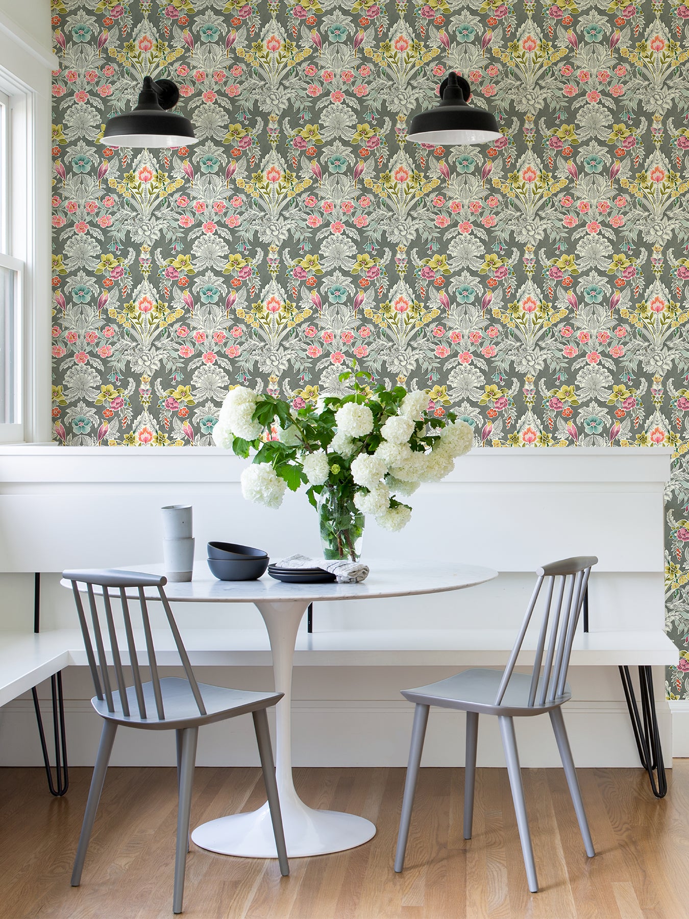 Summer Love P&S Wallpaper in a room setting