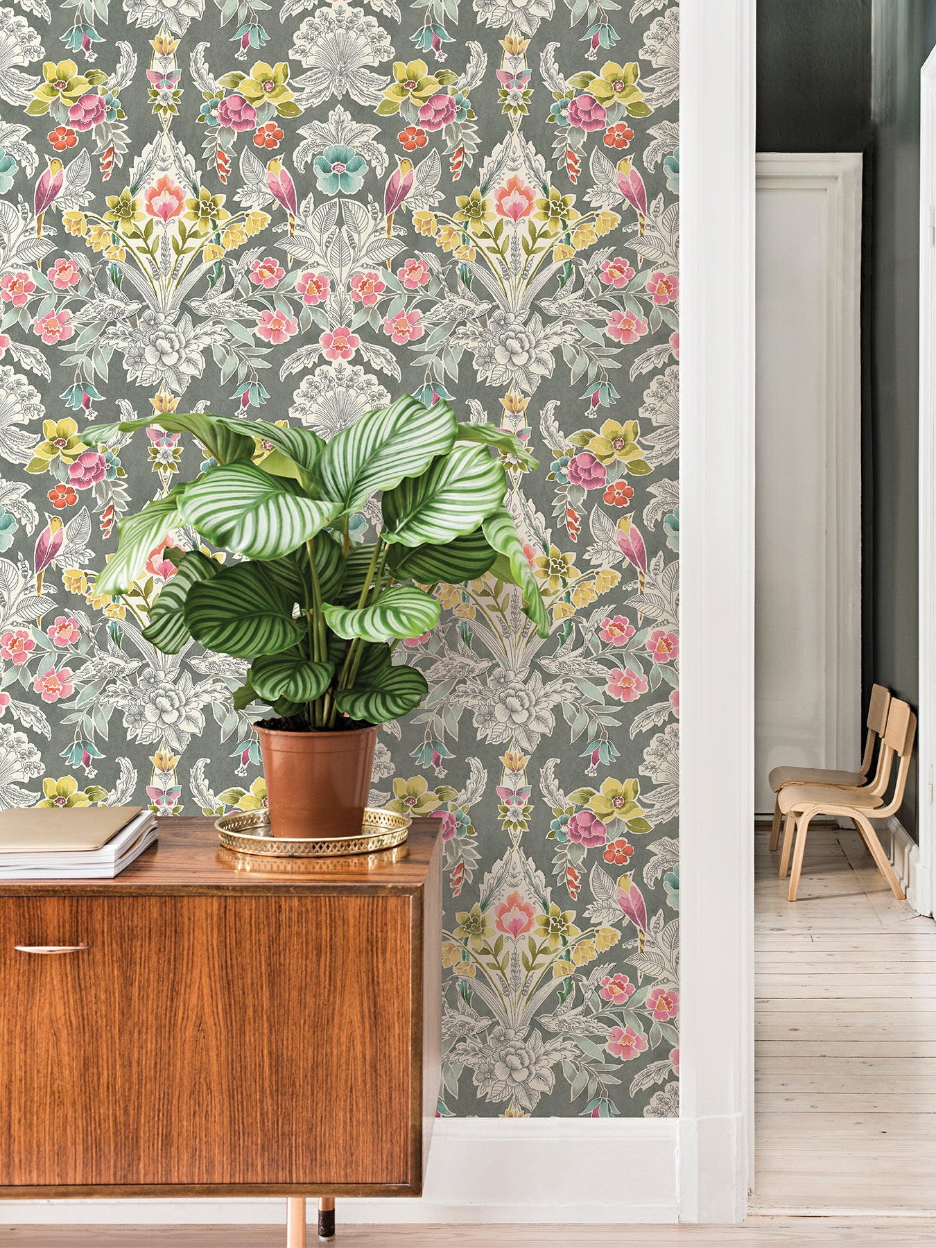 Summer Love P&S Wallpaper in a room setting