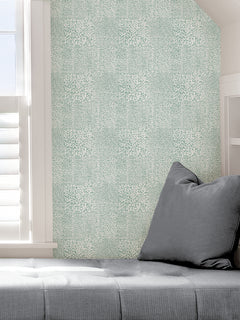 Mayim Peel and Stick Wallpaper in a room setting