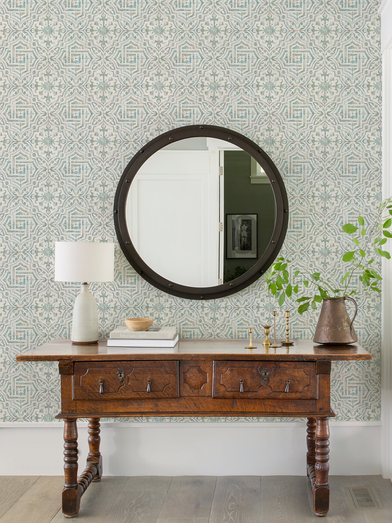 Landondale P&S Wallpaper in a room setting