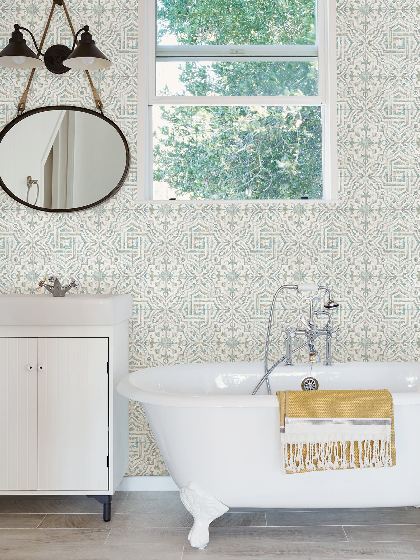 Landondale P&S Wallpaper in a room setting