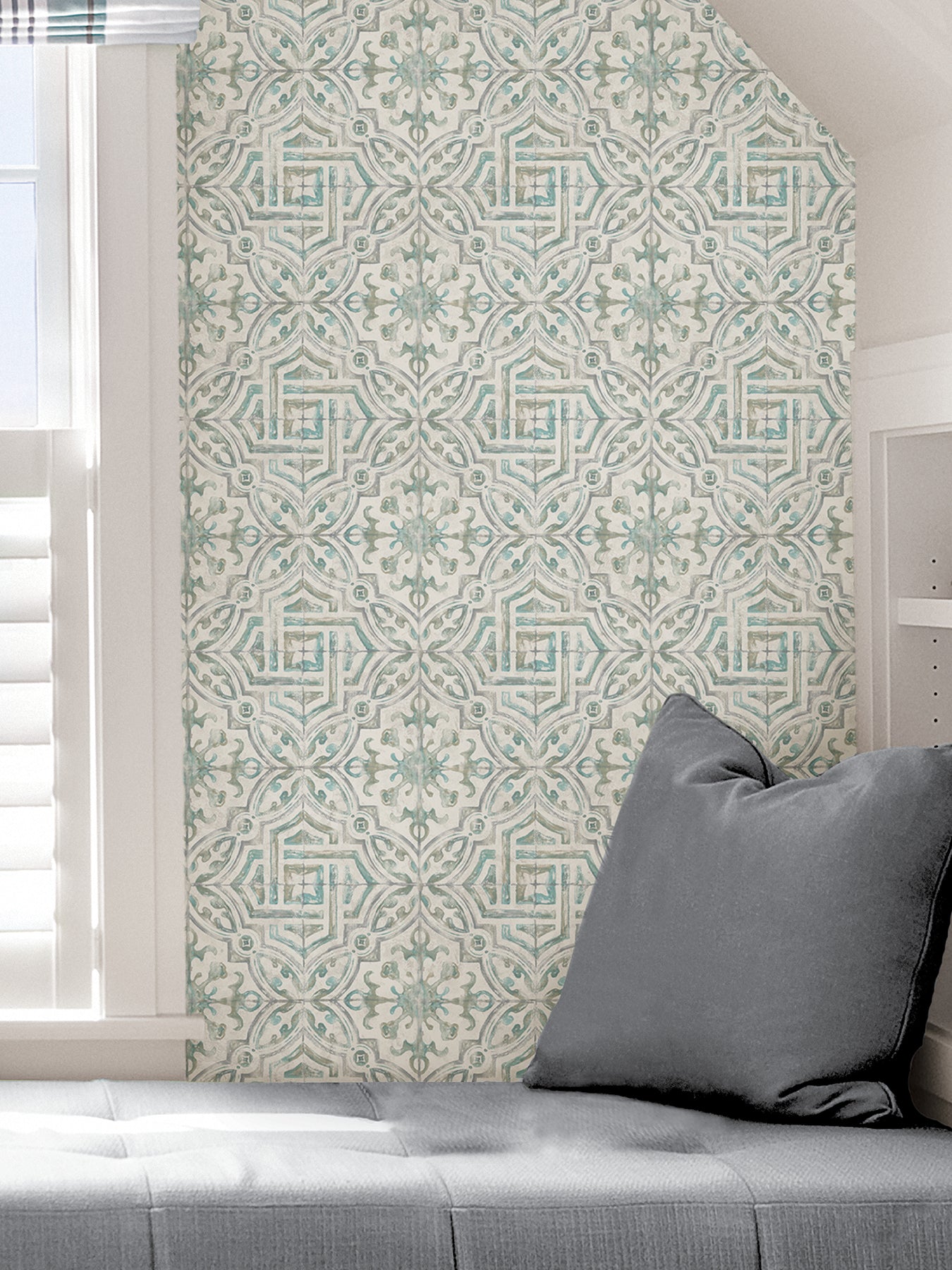 Landondale P&S Wallpaper in a room setting