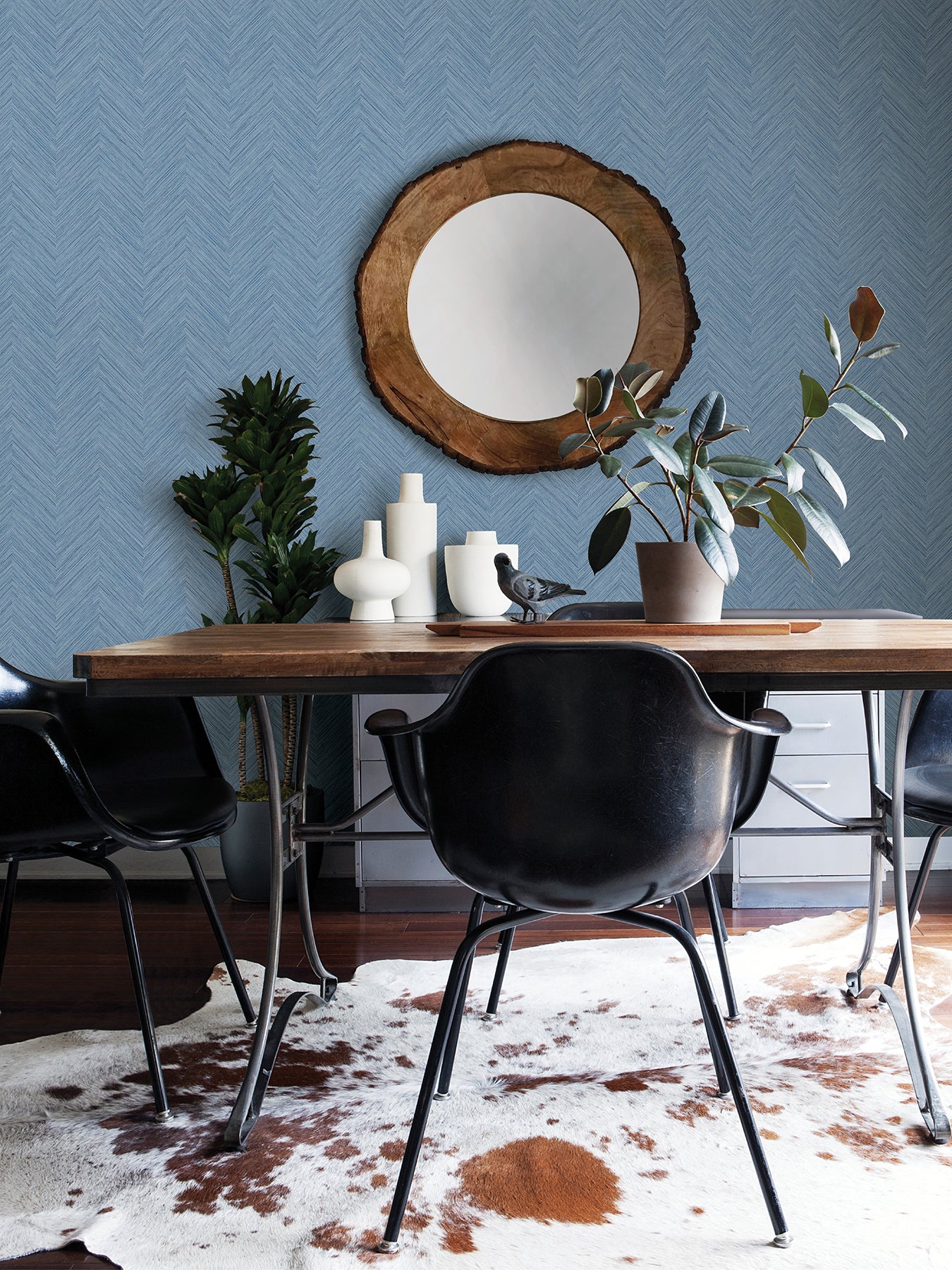 Sampson P&S Wallpaper in a room setting