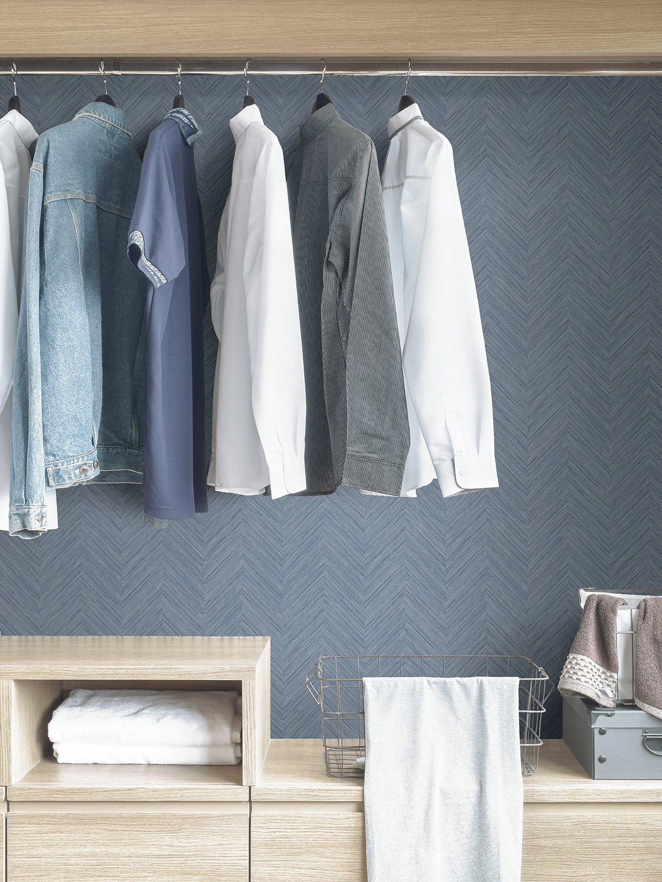 Sampson P&S Wallpaper in a room setting