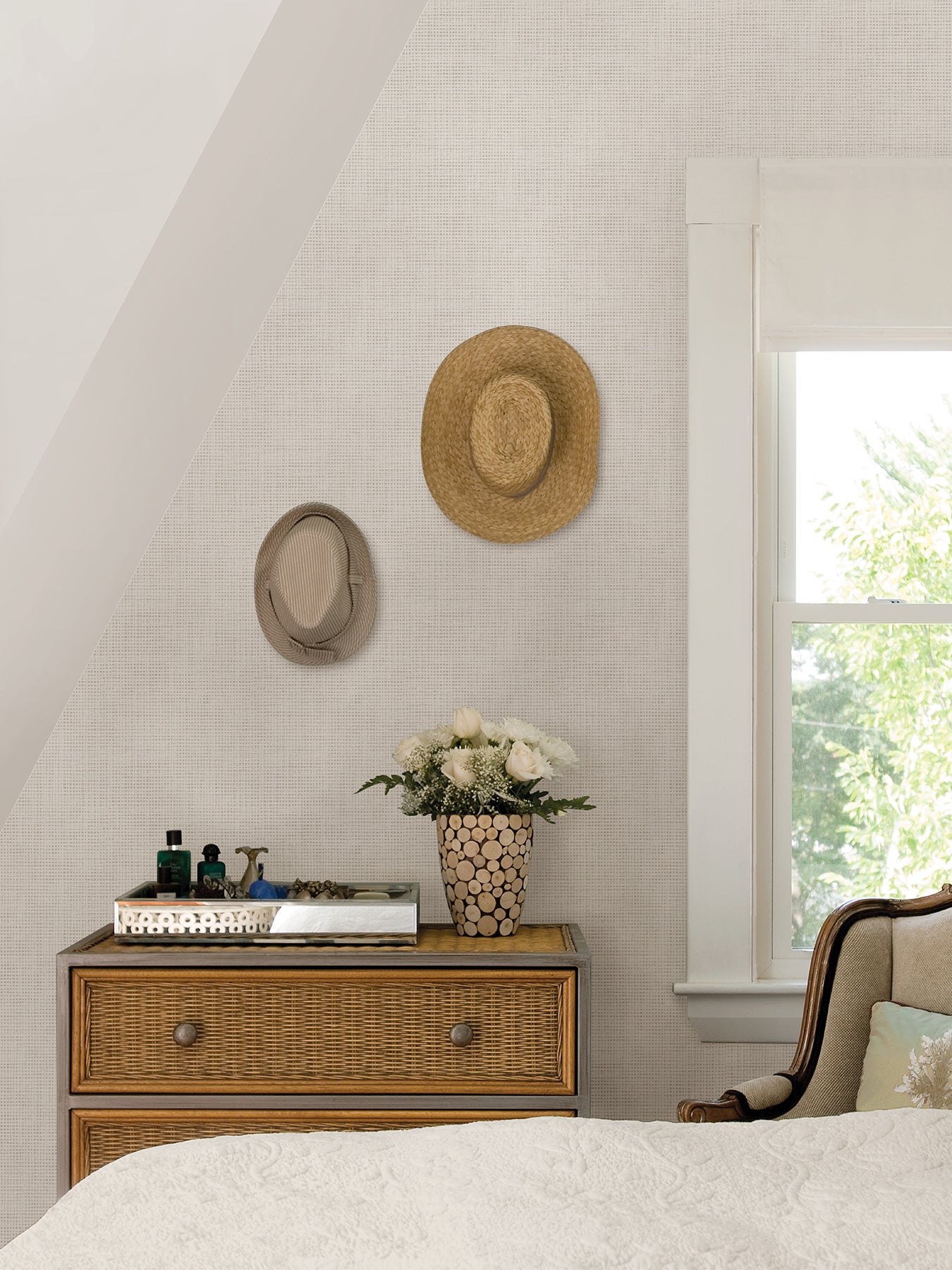 Nolan P&S Wallpaper in a room setting