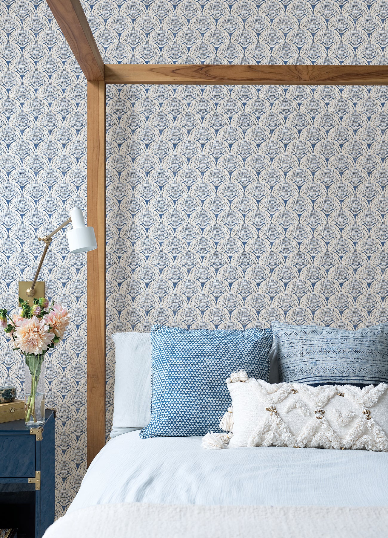 Manila P&S Wallpaper in a room setting