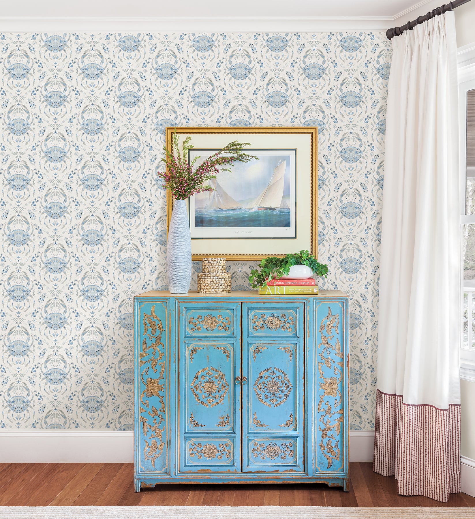 Shellby P&S Wallpaper in a room setting