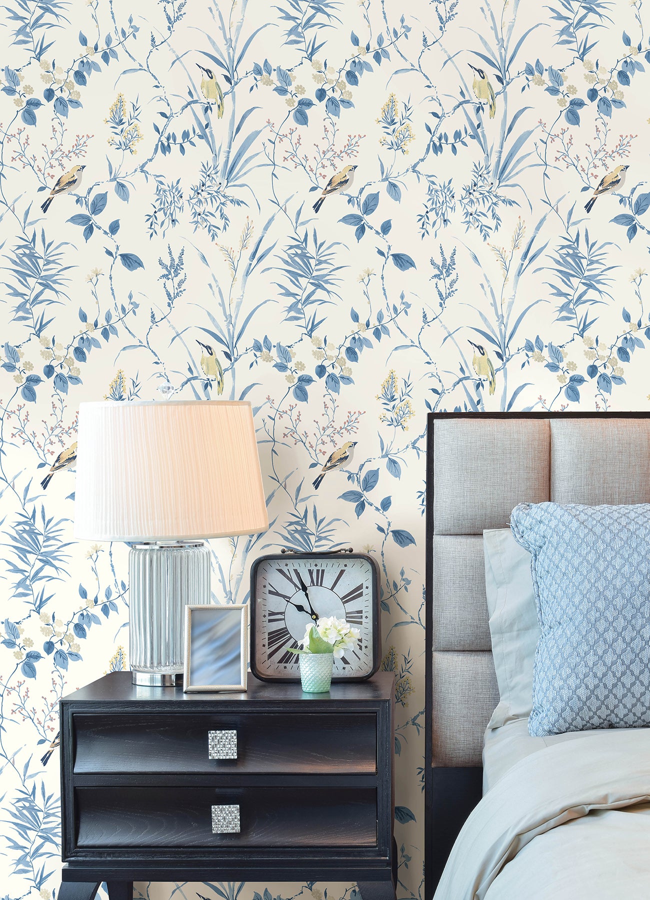 Songbord P&S Wallpaper in a room setting