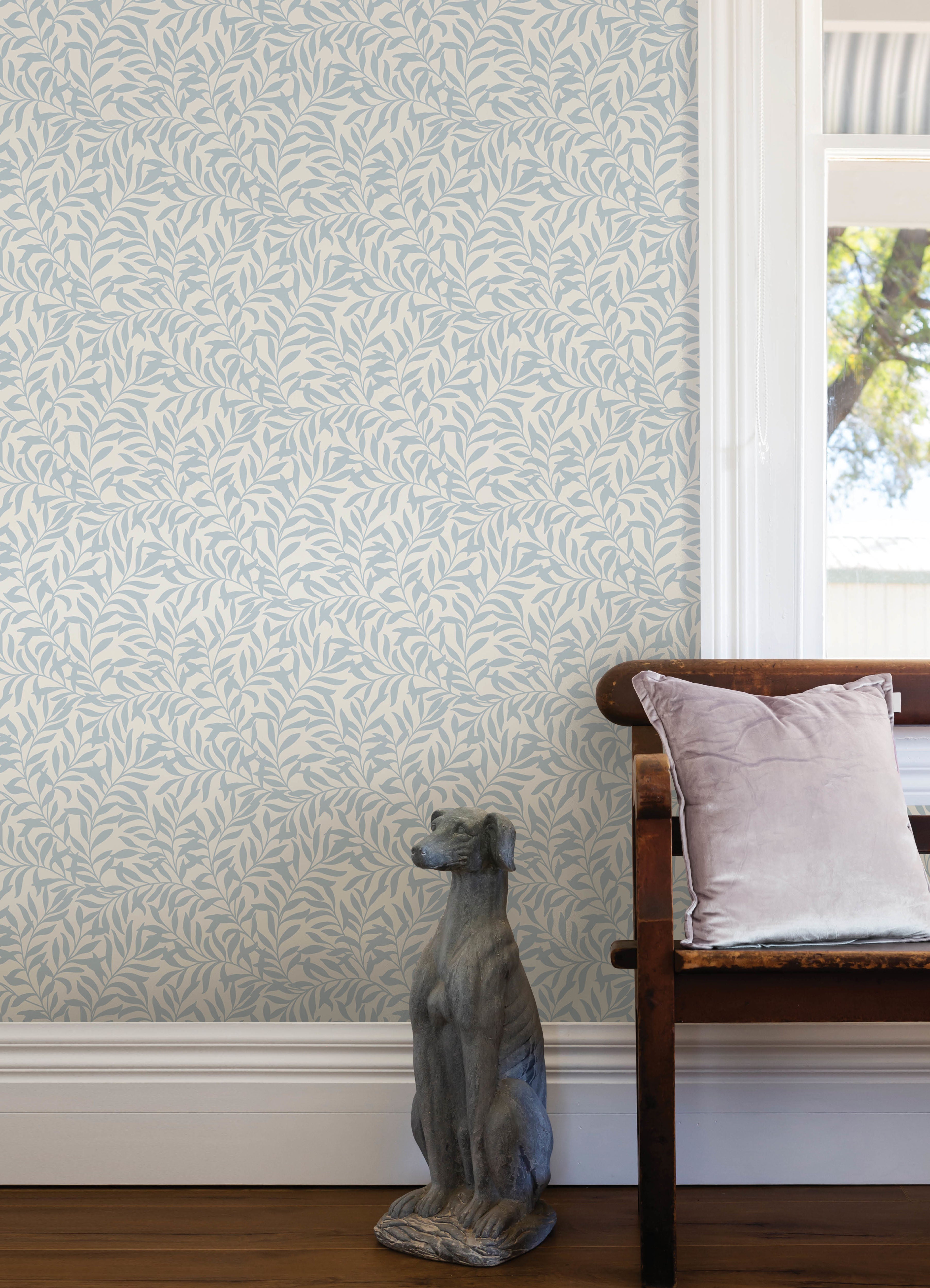 Wisley P&S Wallpaper in a room setting