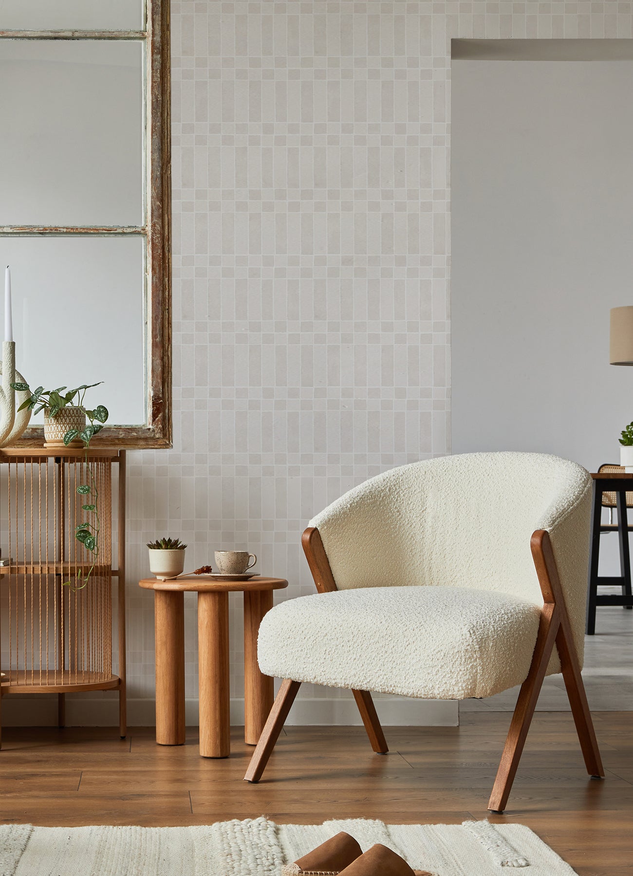 Alix Peel and Stick Wallpaper in a room setting