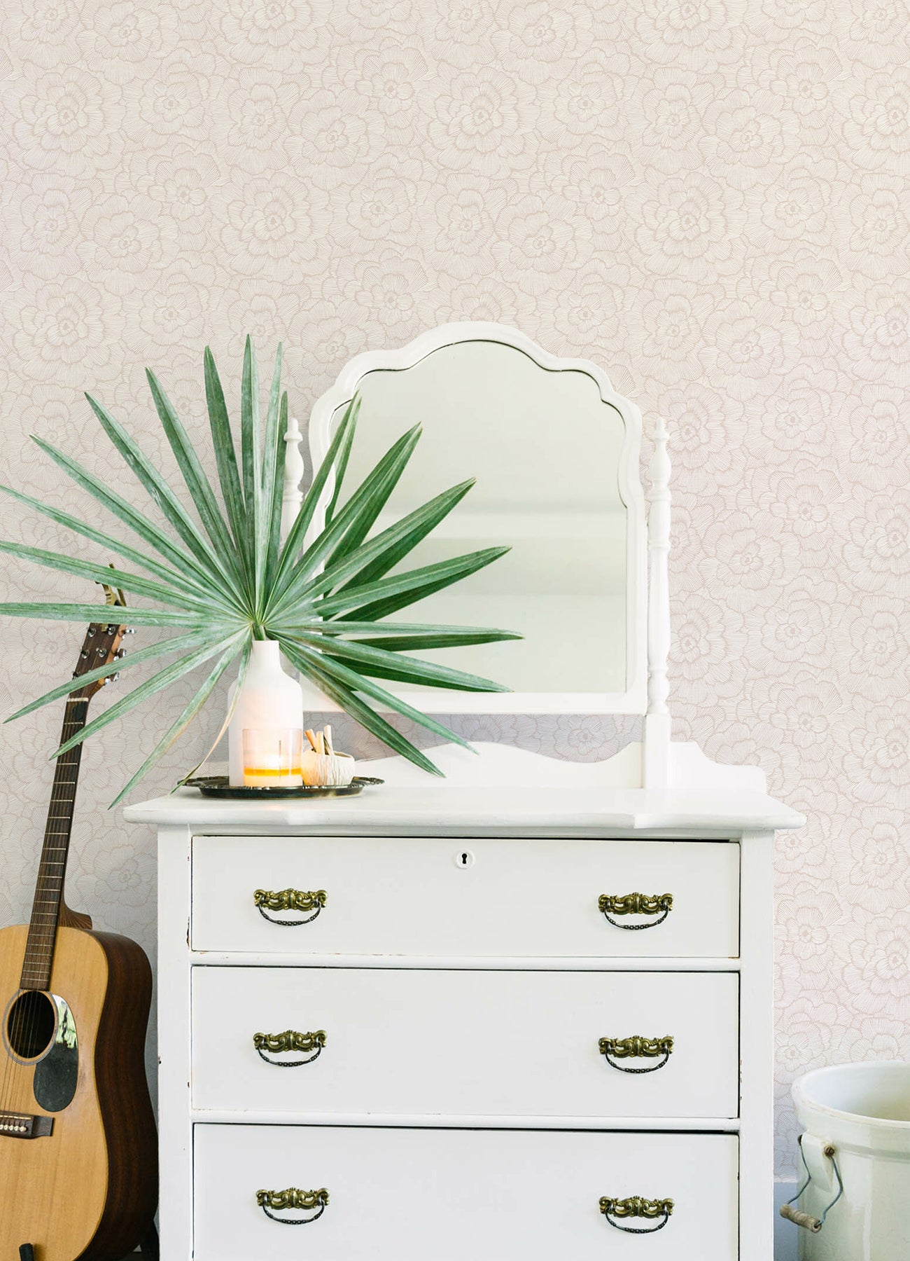 Saraya P&S Wallpaper in a room setting