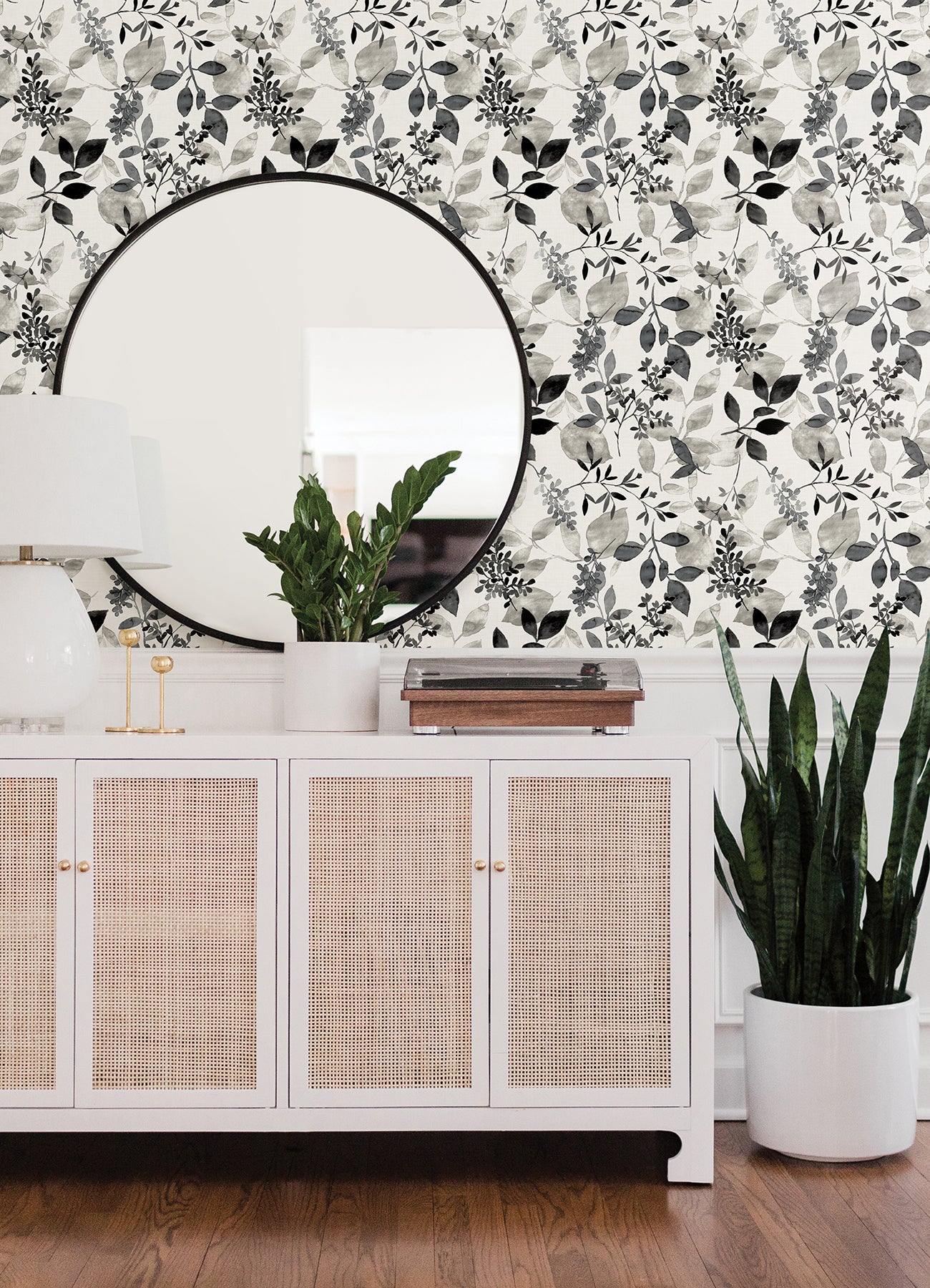 Breezy P&S Wallpaper in a room setting