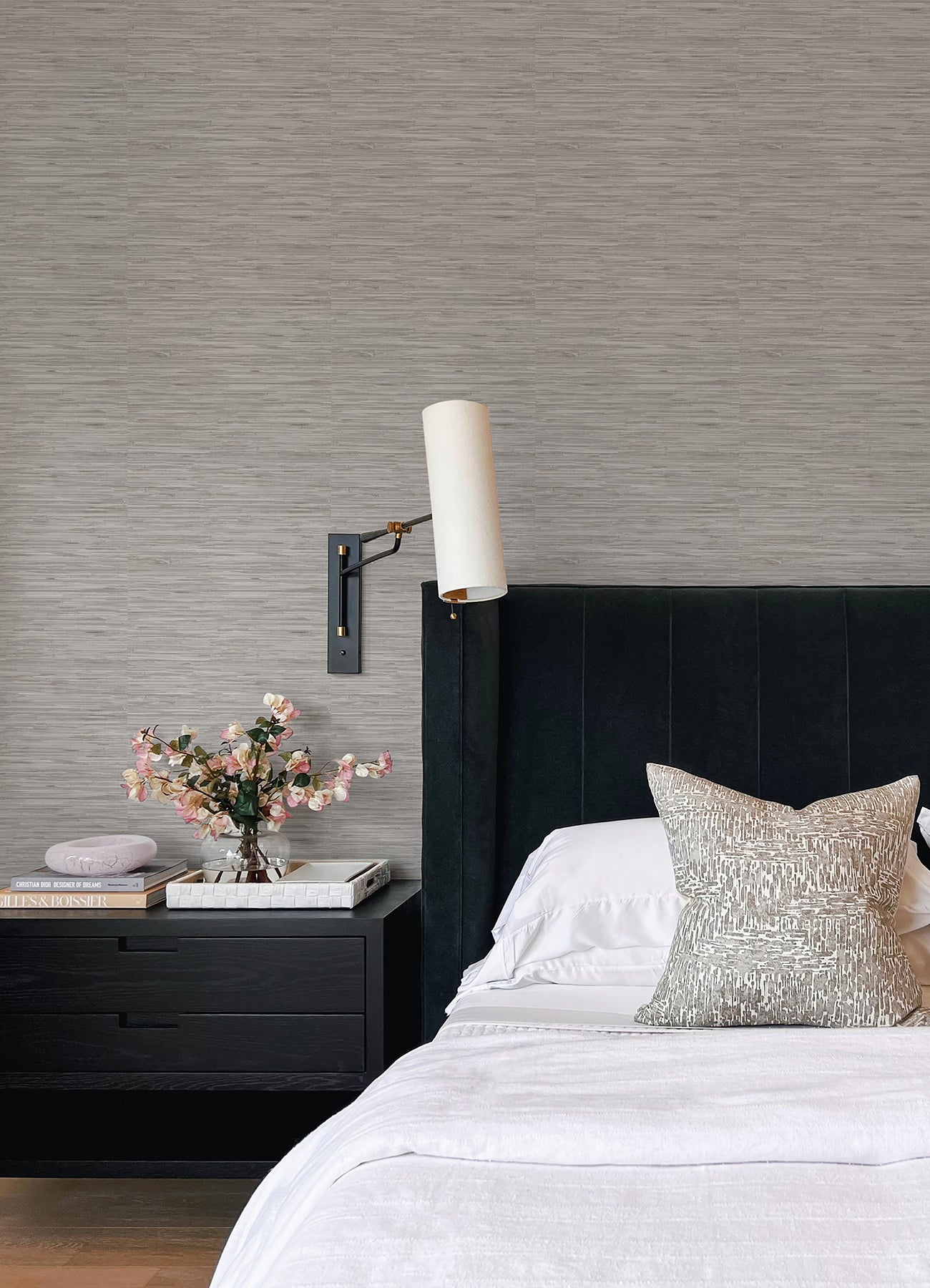 Grassweave P&S Wallpaper in a room setting