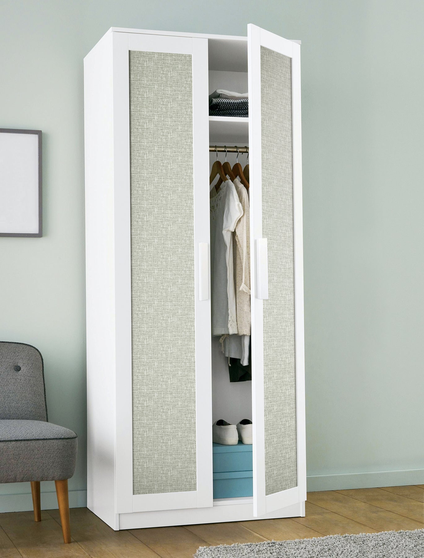 Poplin P&S Wallpaper in a room setting