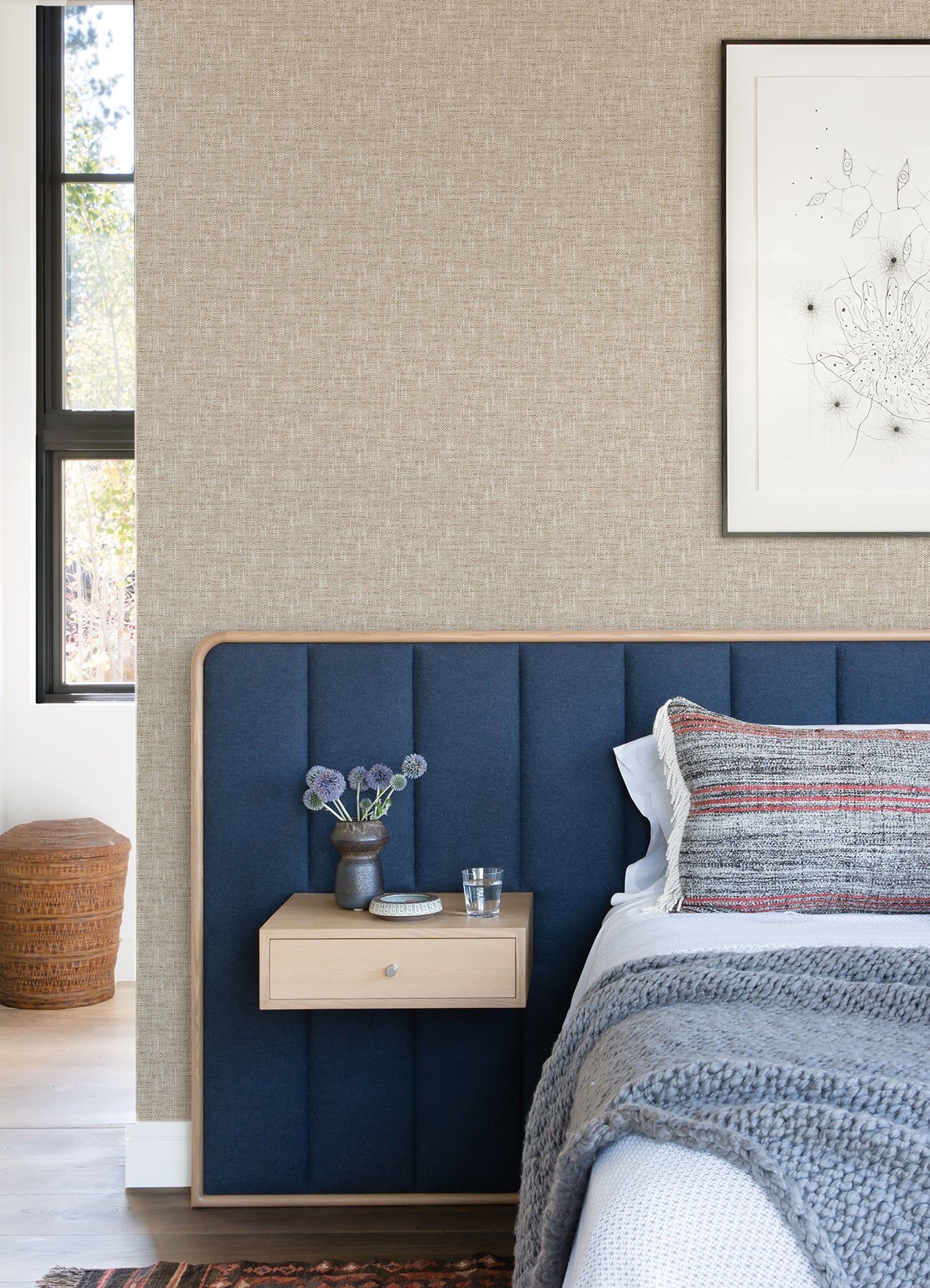 Poplin P&S Wallpaper in a room setting