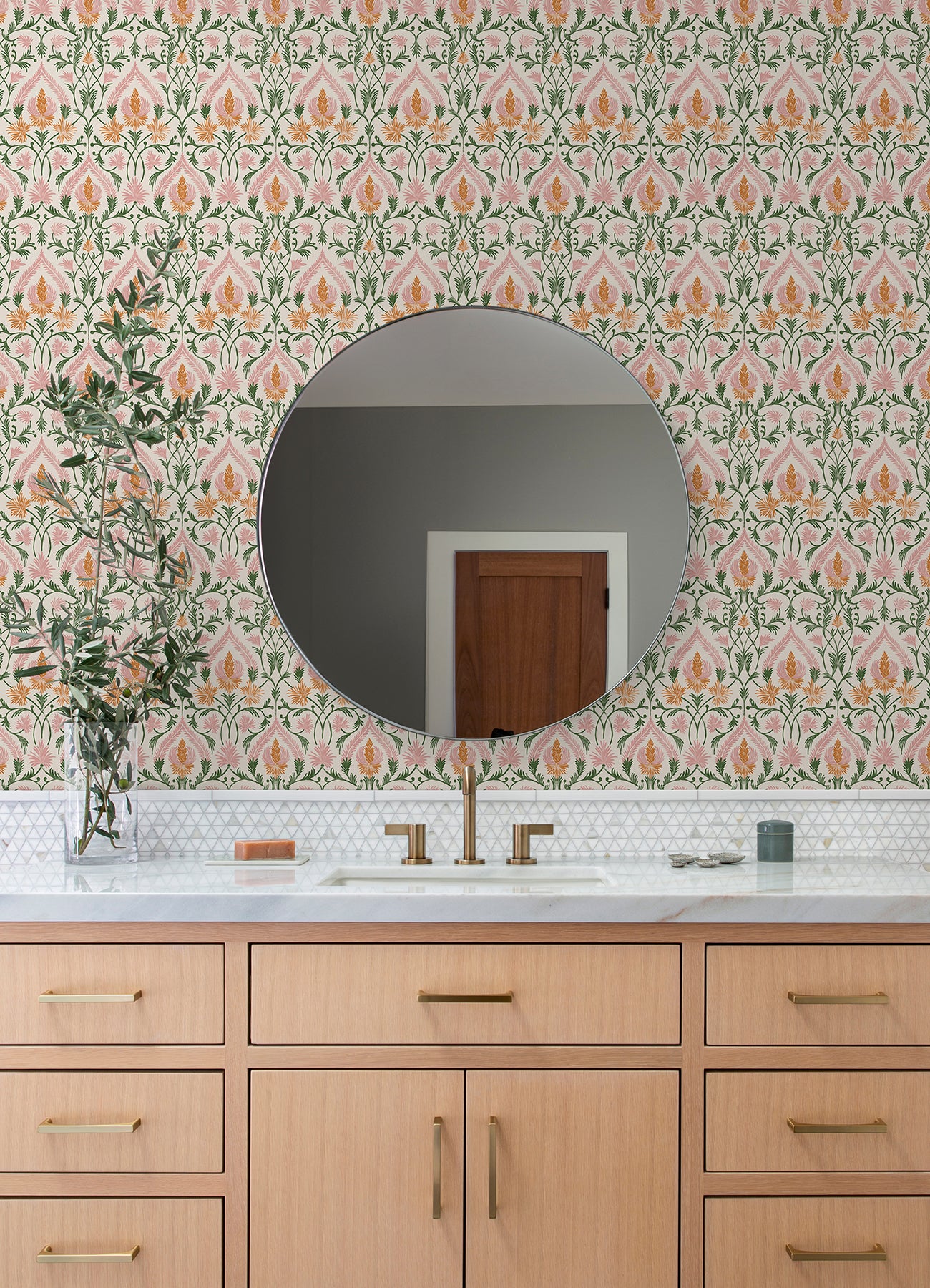 Isle P&S Wallpaper in a room setting