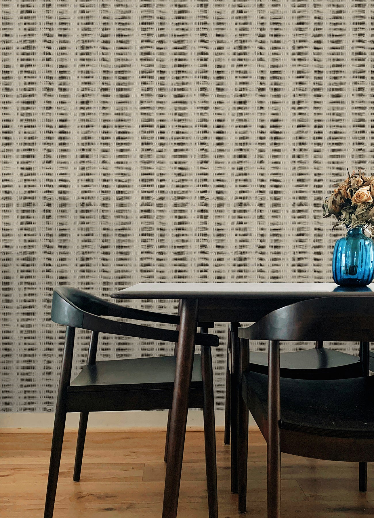Nolan P&S Wallpaper in a room setting