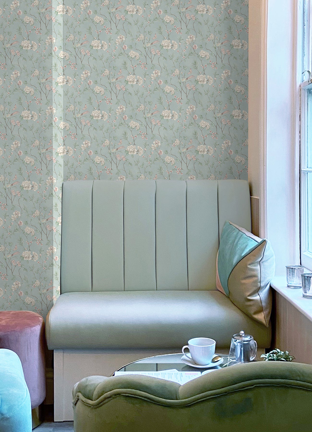 Chinoiserie Garden P&S Wallpaper in a room setting