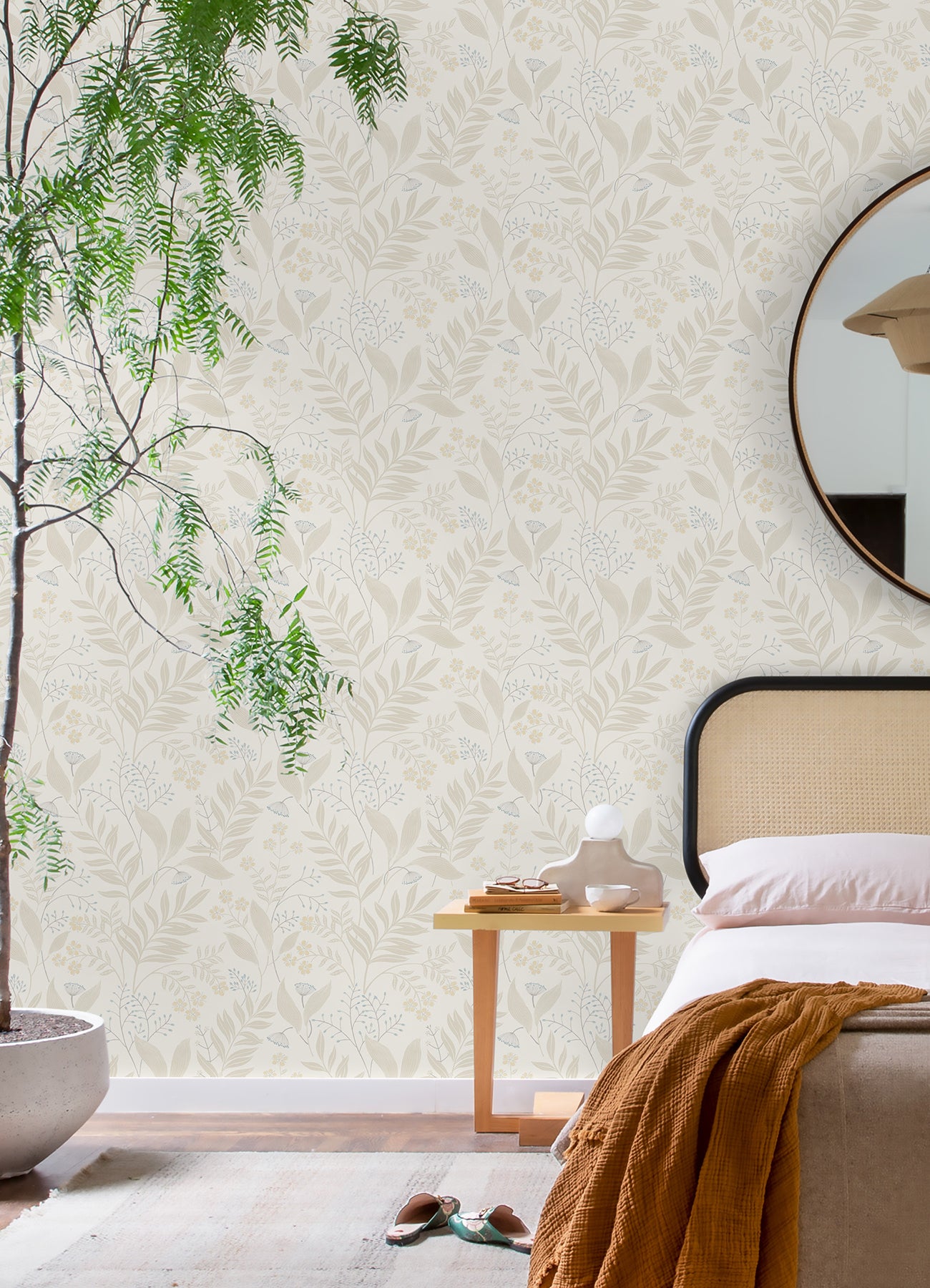 Amanda P&S Wallpaper in a room setting