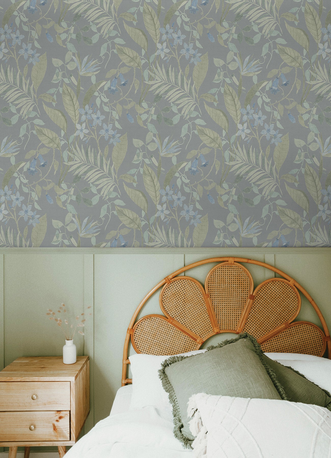Jesinda P&S Wallpaper in a room setting