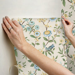 Gwendolyn PS Wallpaper - how to stick