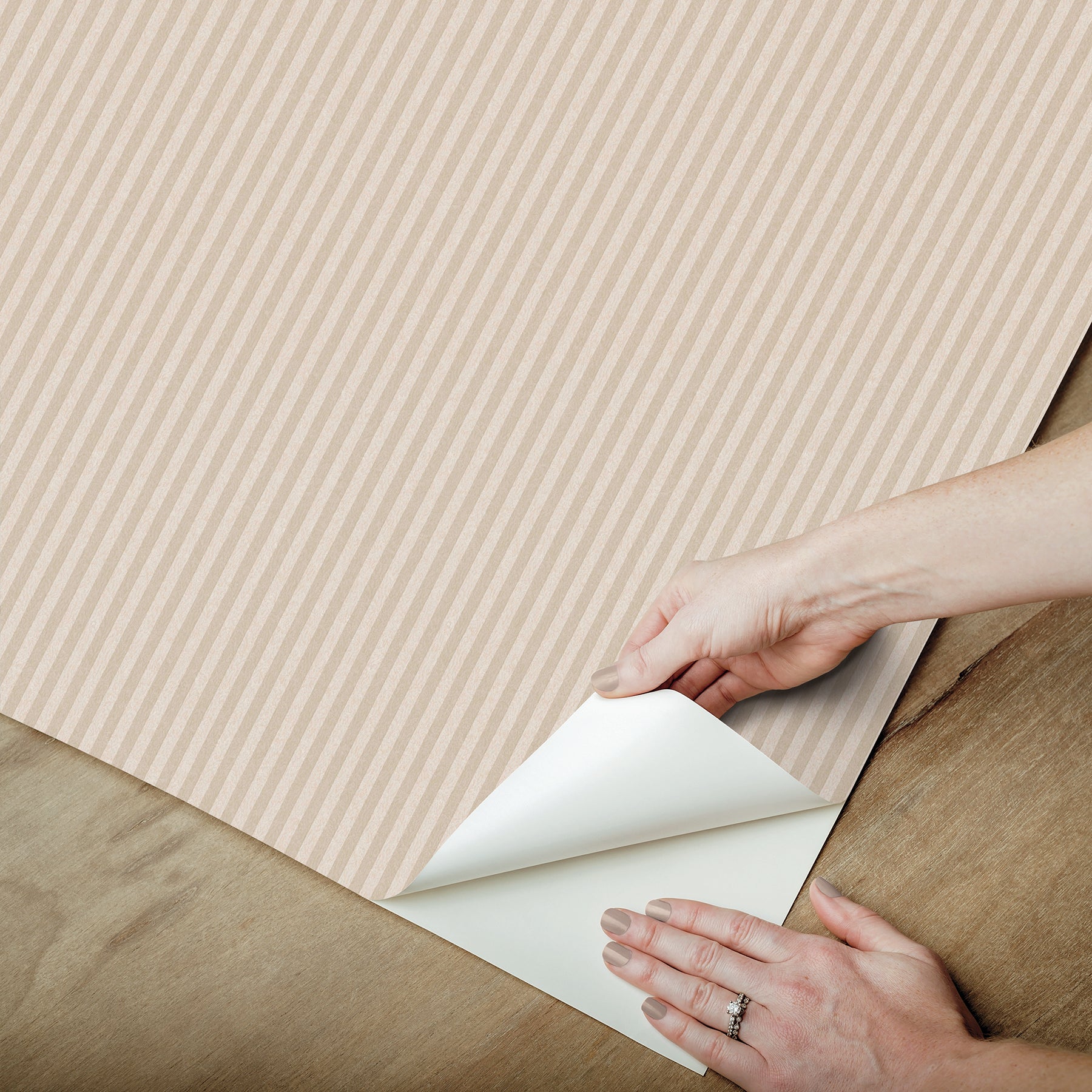 Ticking Stripe PS Wallpaper - how to peel