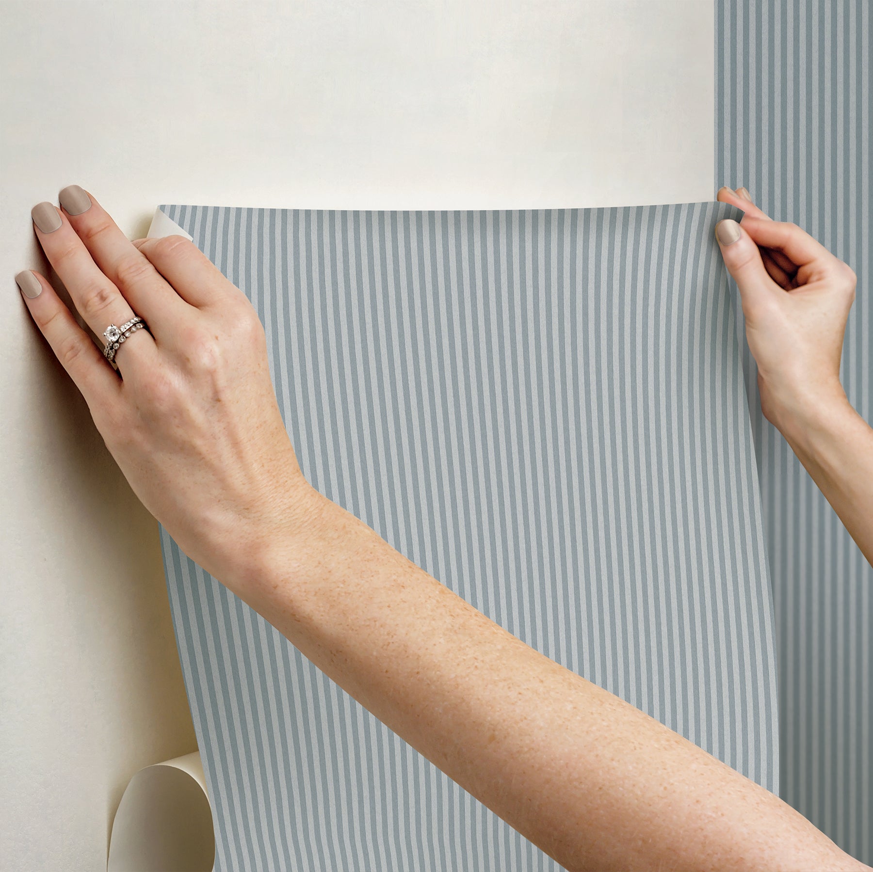 Ticking Stripe PS Wallpaper - how to stick