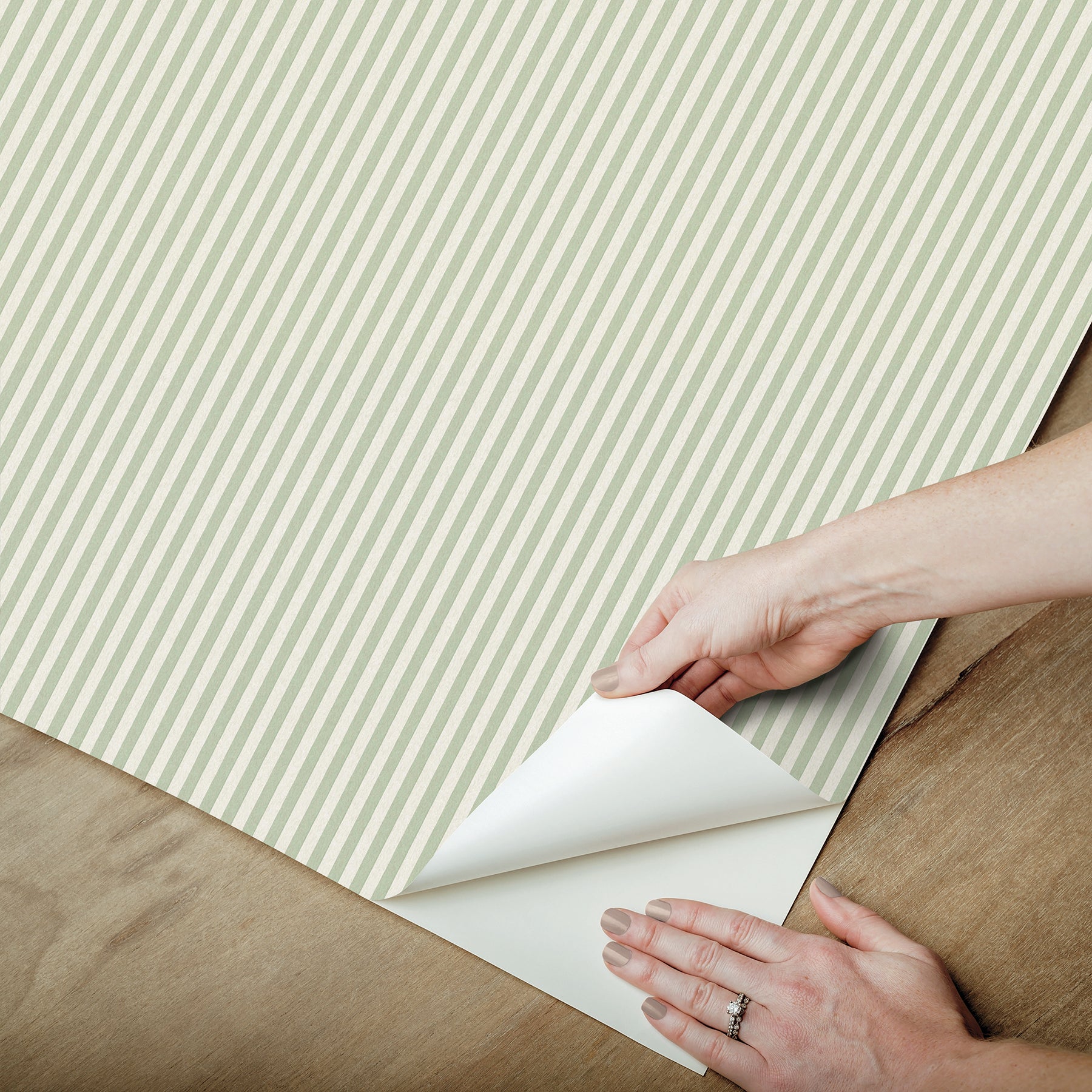 Ticking Stripe PS Wallpaper - how to peel