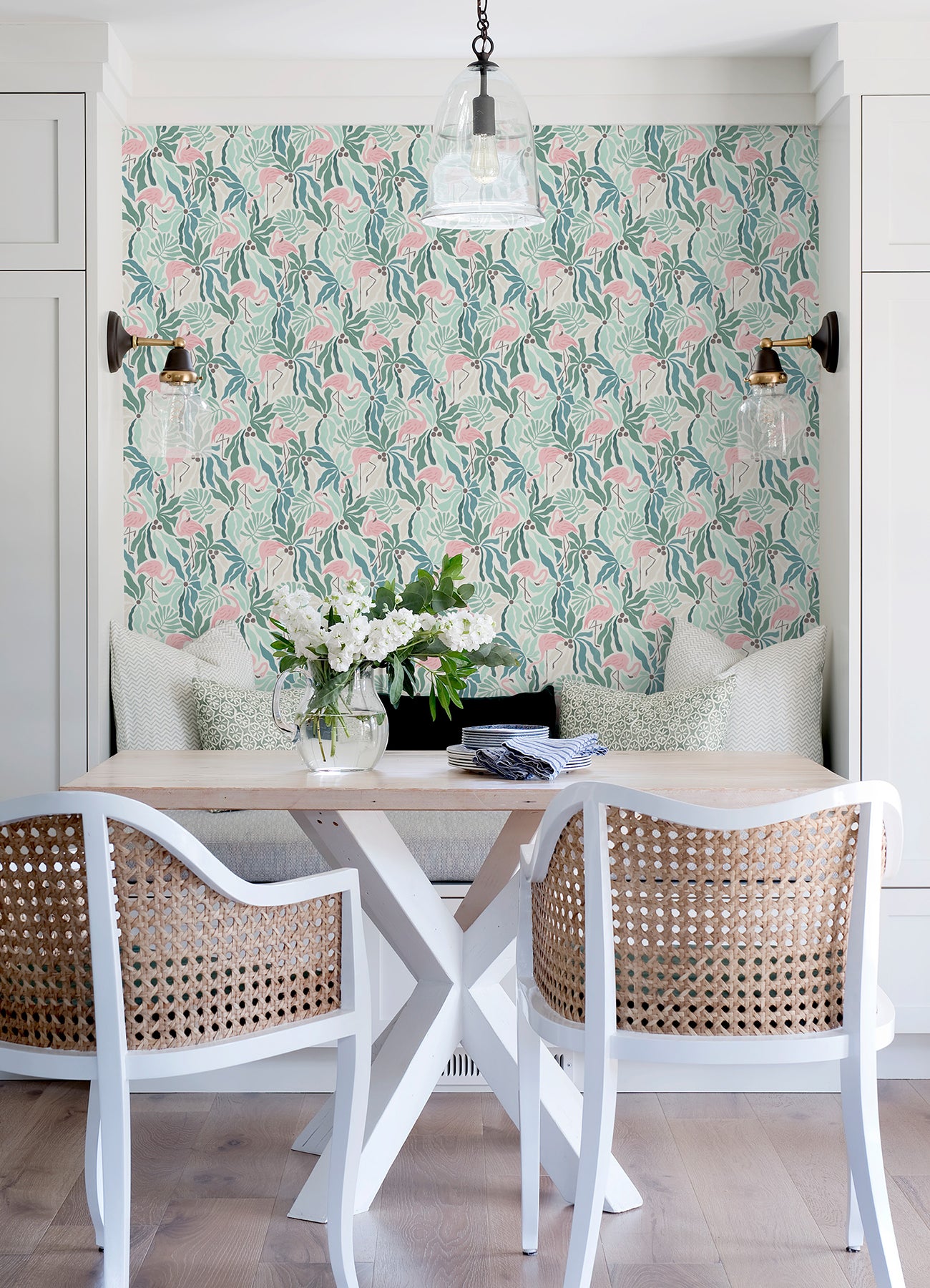 Flamingo Fun P&S Wallpaper in a room setting