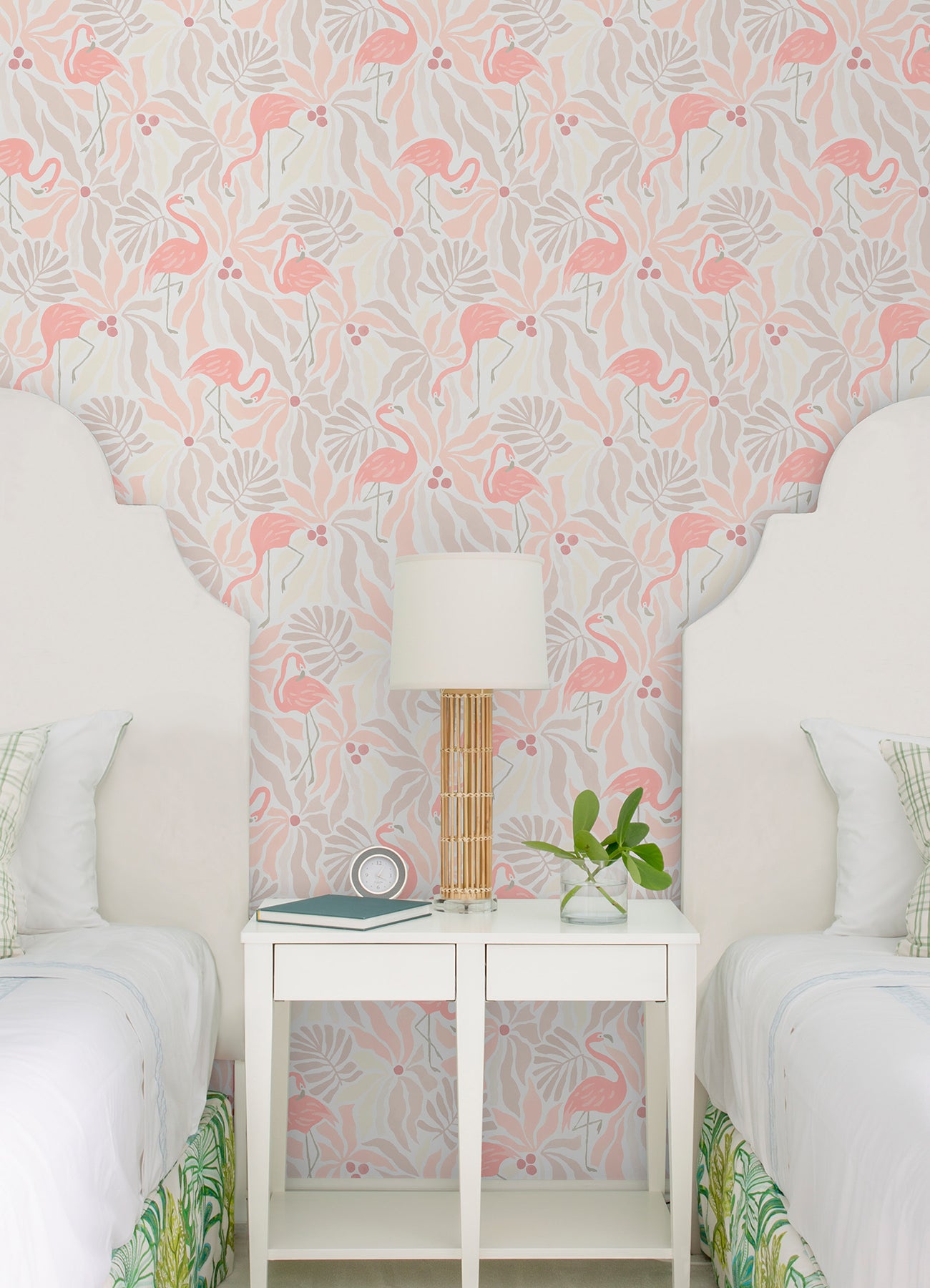 Flamingo Fun P&S Wallpaper in a room setting