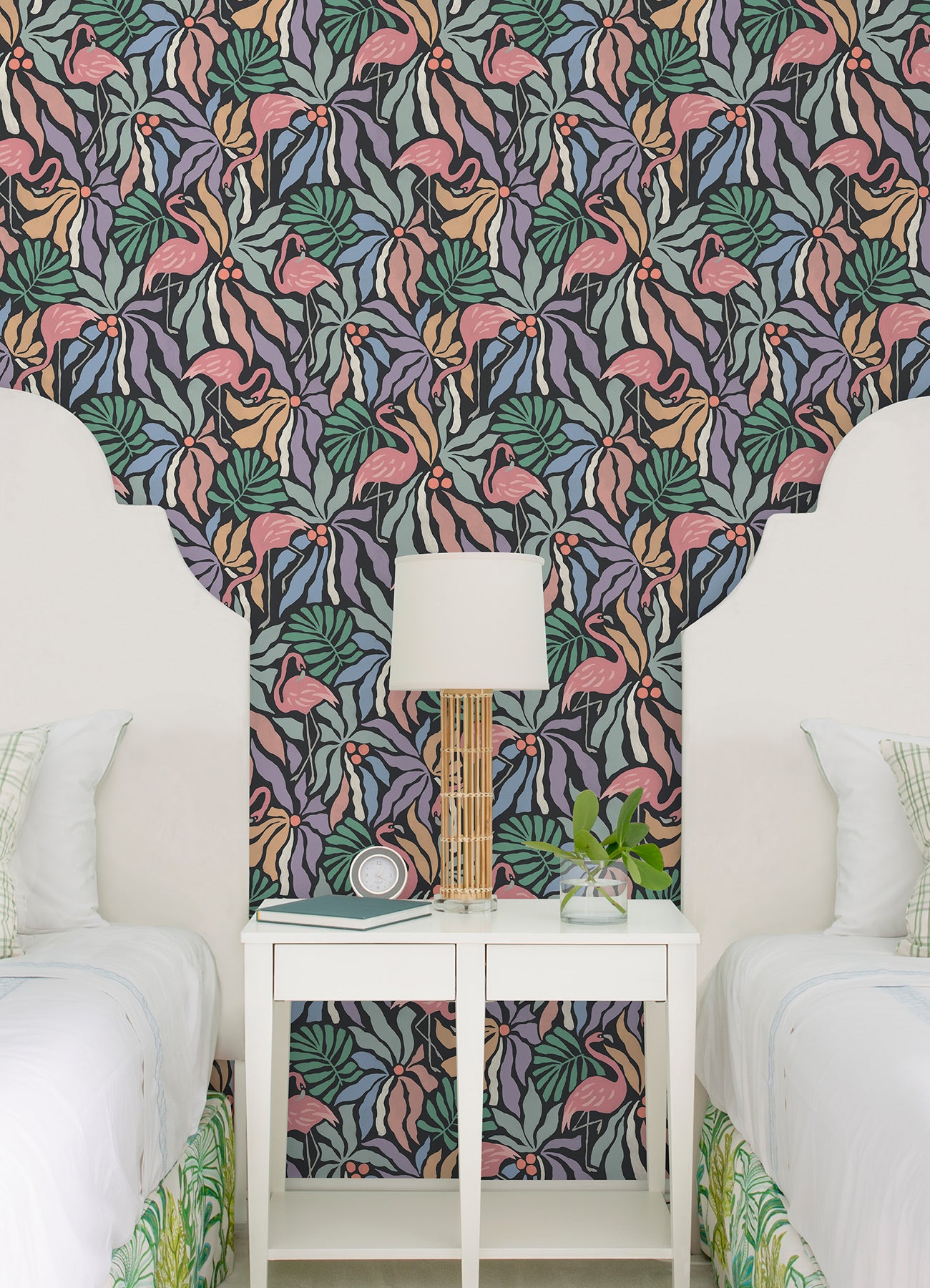 Flamingo Fun P&S Wallpaper in a room setting