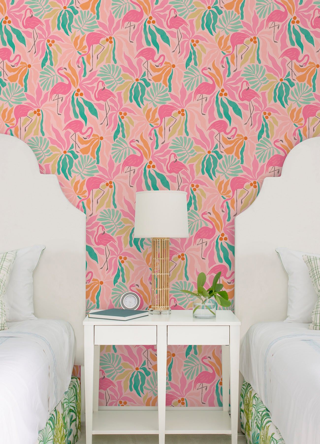 Flamingo Fun P&S Wallpaper in a room setting