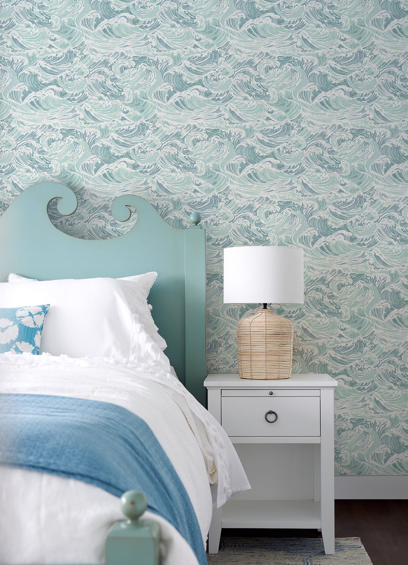 nus6630-peel-and-stick-wallpaper-room-scene-detail-closeup