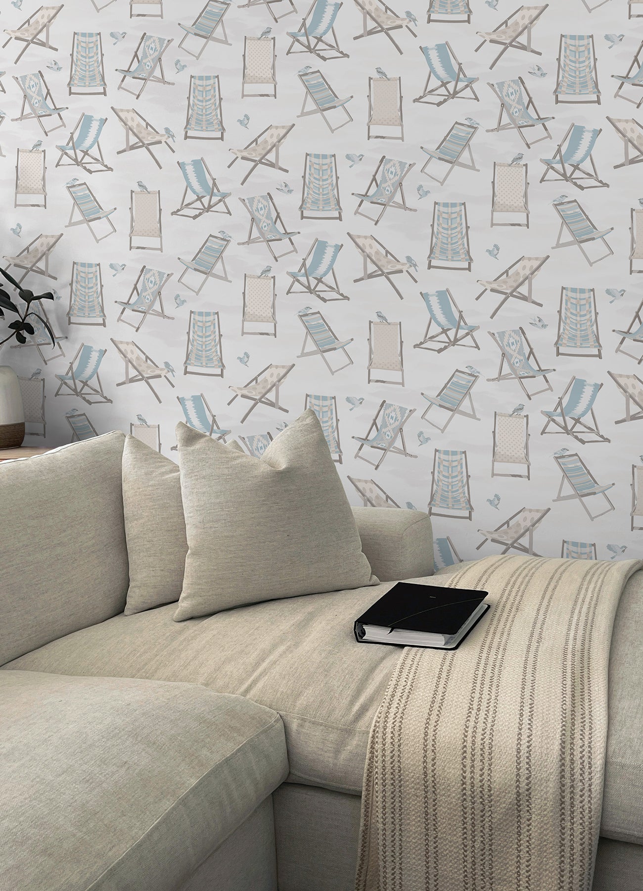 Just Lounging P&S Wallpaper in a room setting